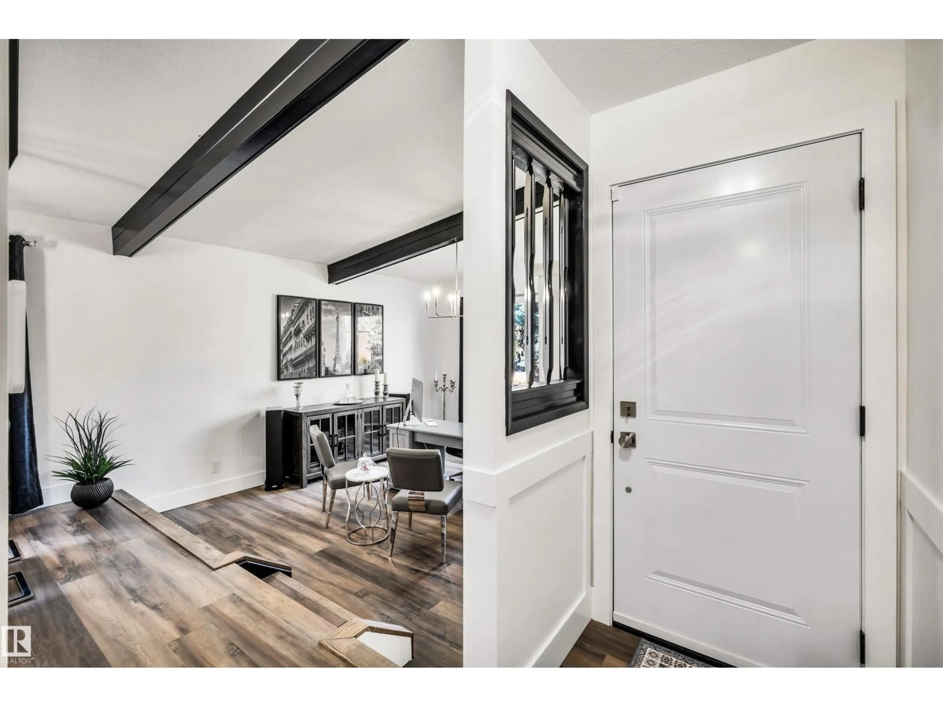 Indoor entryway for 5 GILCHRIST PL, St. Albert Alberta T8N2M3