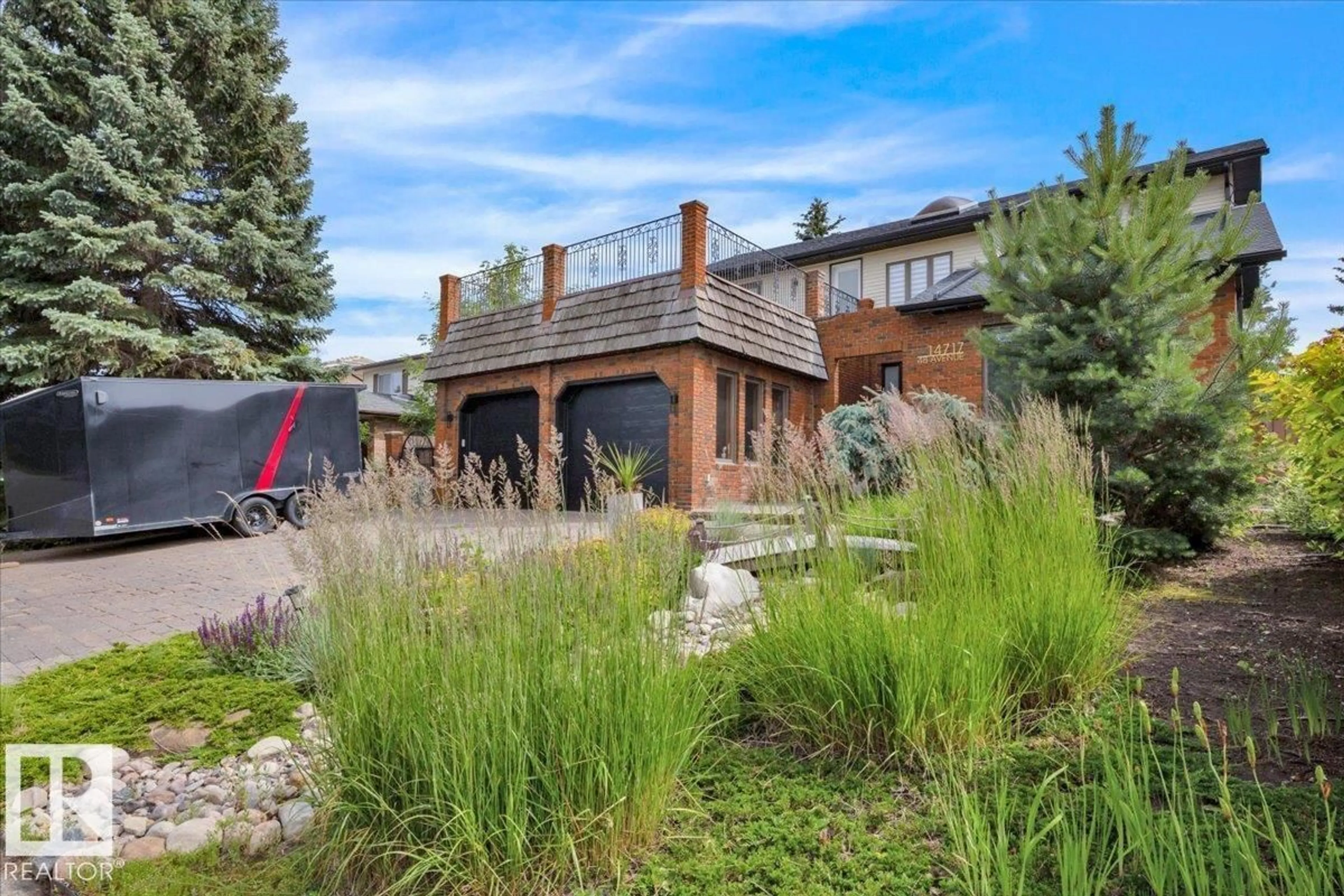 A pic from outside/outdoor area/front of a property/back of a property/a pic from drone, unknown for 14717 48 AV, Edmonton Alberta T6H5N1