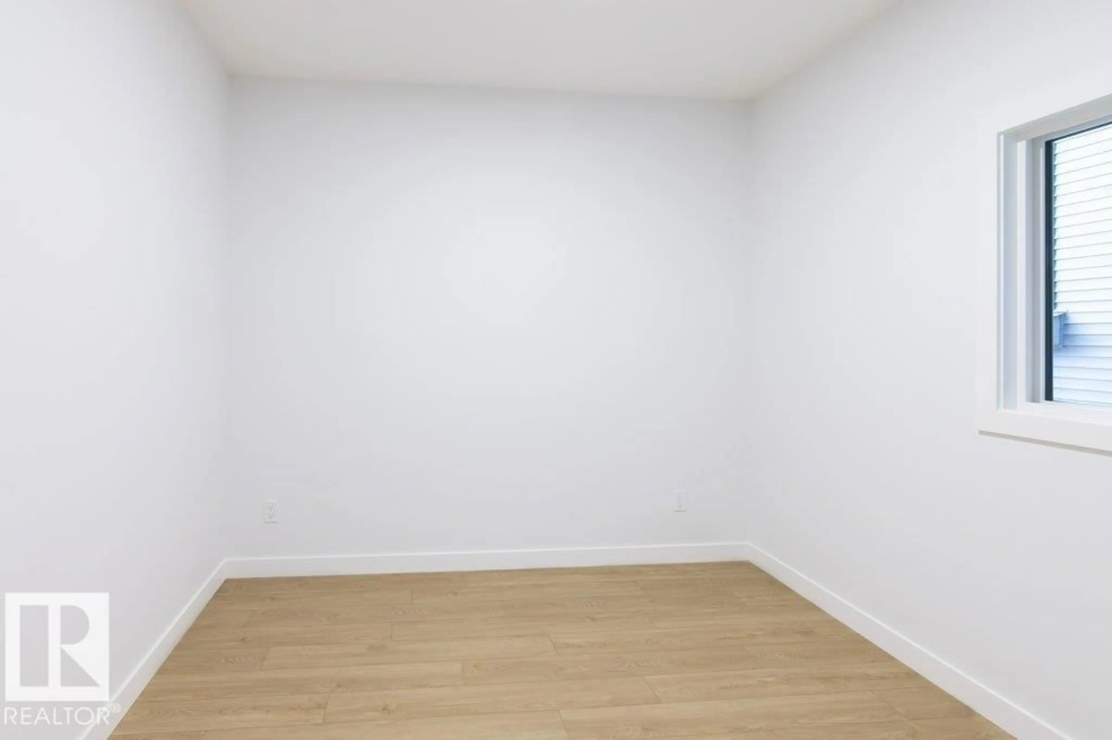 A pic of a room for SW - 2832 65 ST, Edmonton Alberta T6X3J7