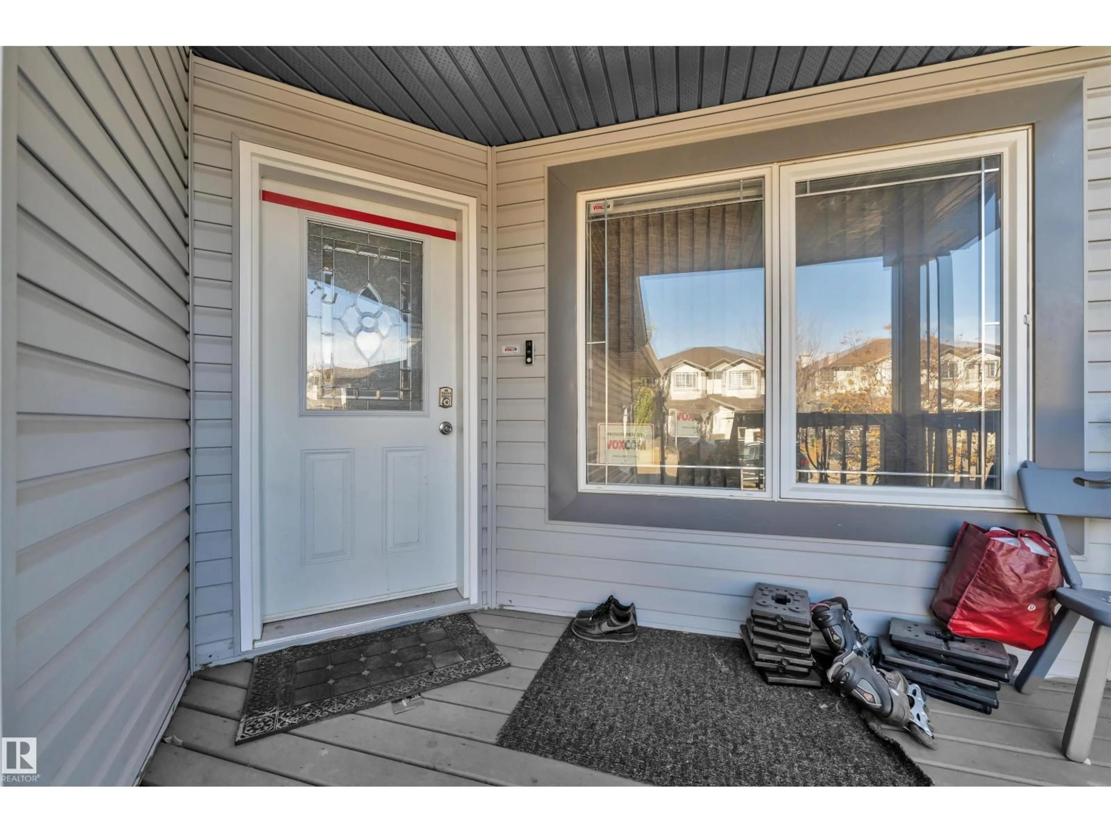 Indoor entryway for SW - 7939 2 AV, Edmonton Alberta T6X1K3