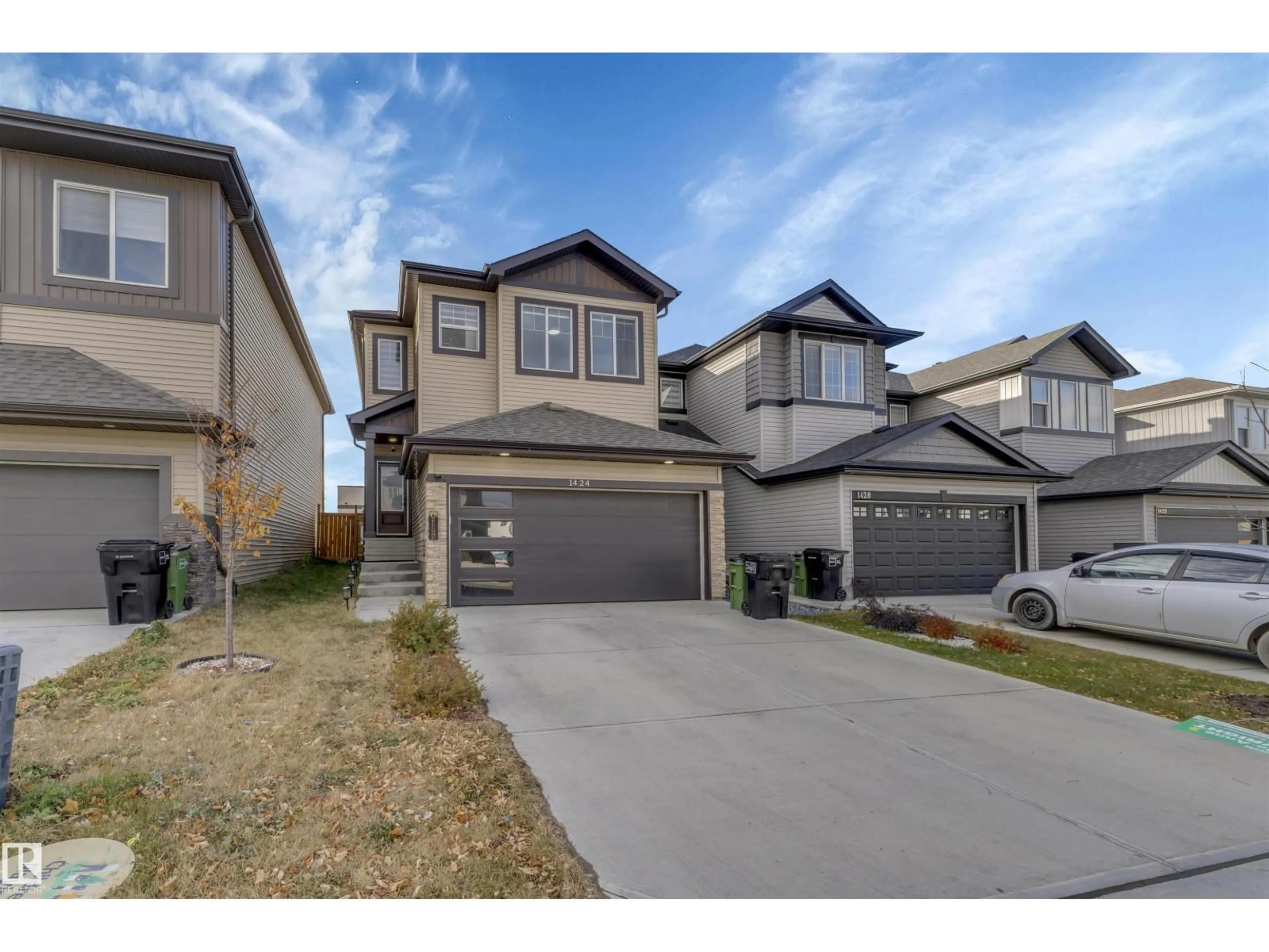 A pic from outside/outdoor area/front of a property/back of a property/a pic from drone, street for 1424 15 ST, Edmonton Alberta T6T2S2