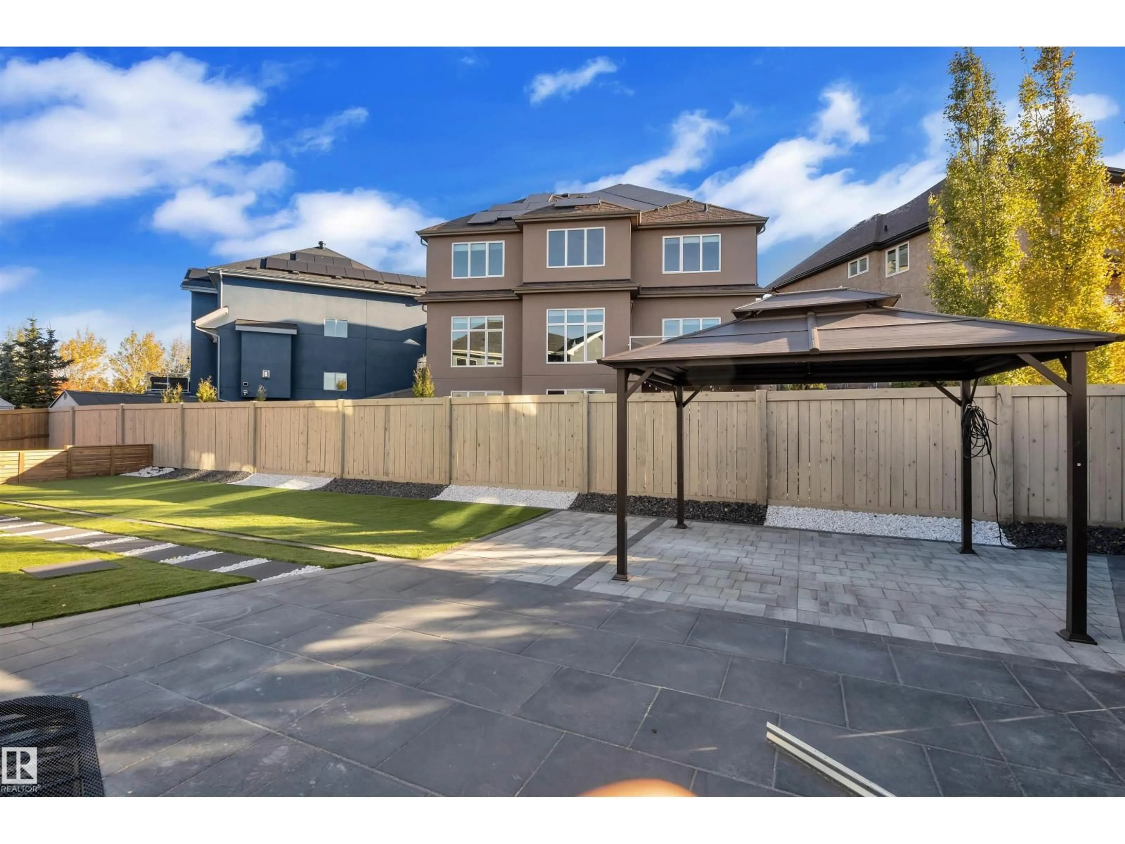 A pic from outside/outdoor area/front of a property/back of a property/a pic from drone, street for 4031 KENNEDY CL, Edmonton Alberta T6W3B1