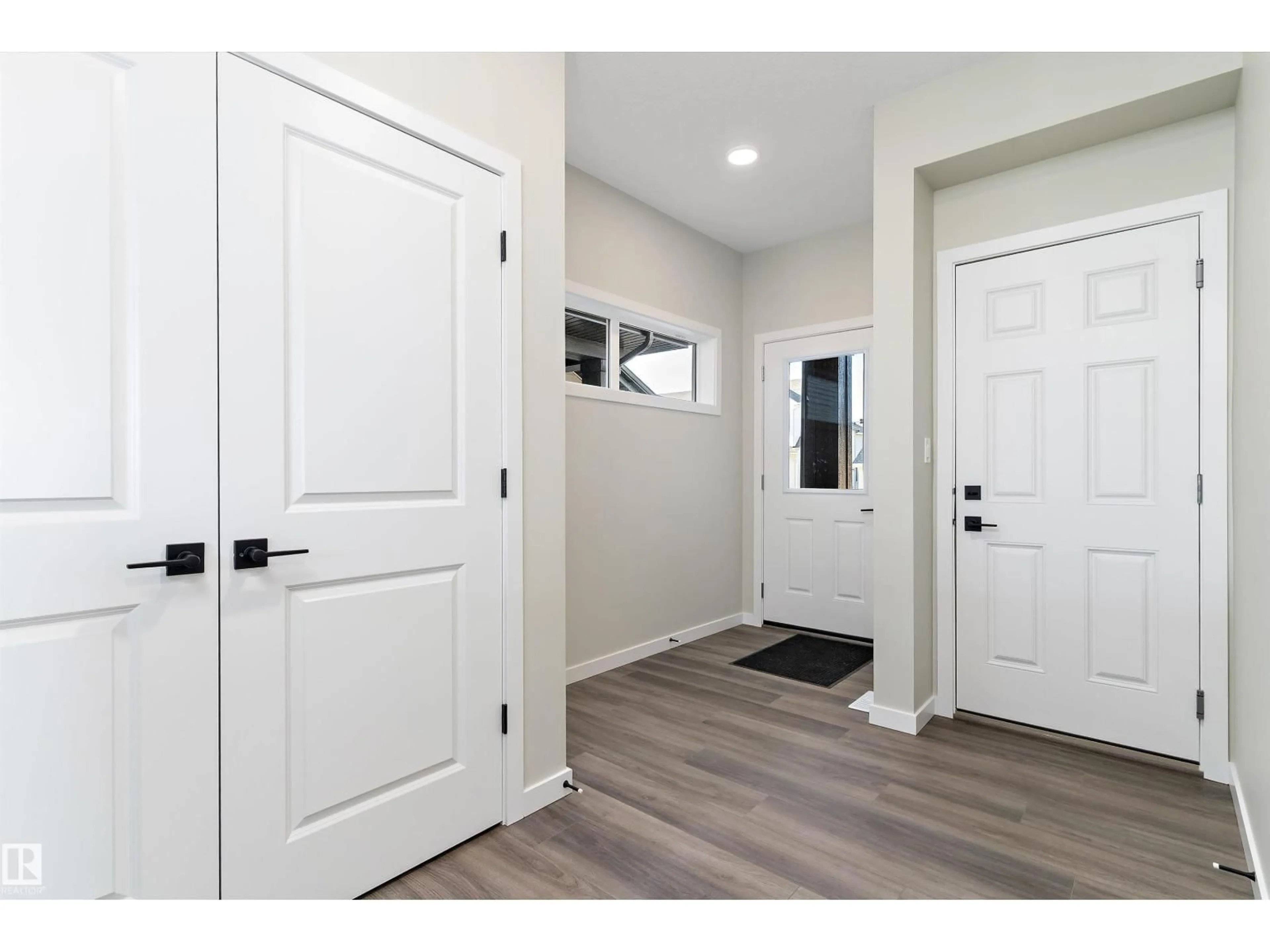 Indoor entryway for 4777 KINNEY RD, Edmonton Alberta T6W5G4