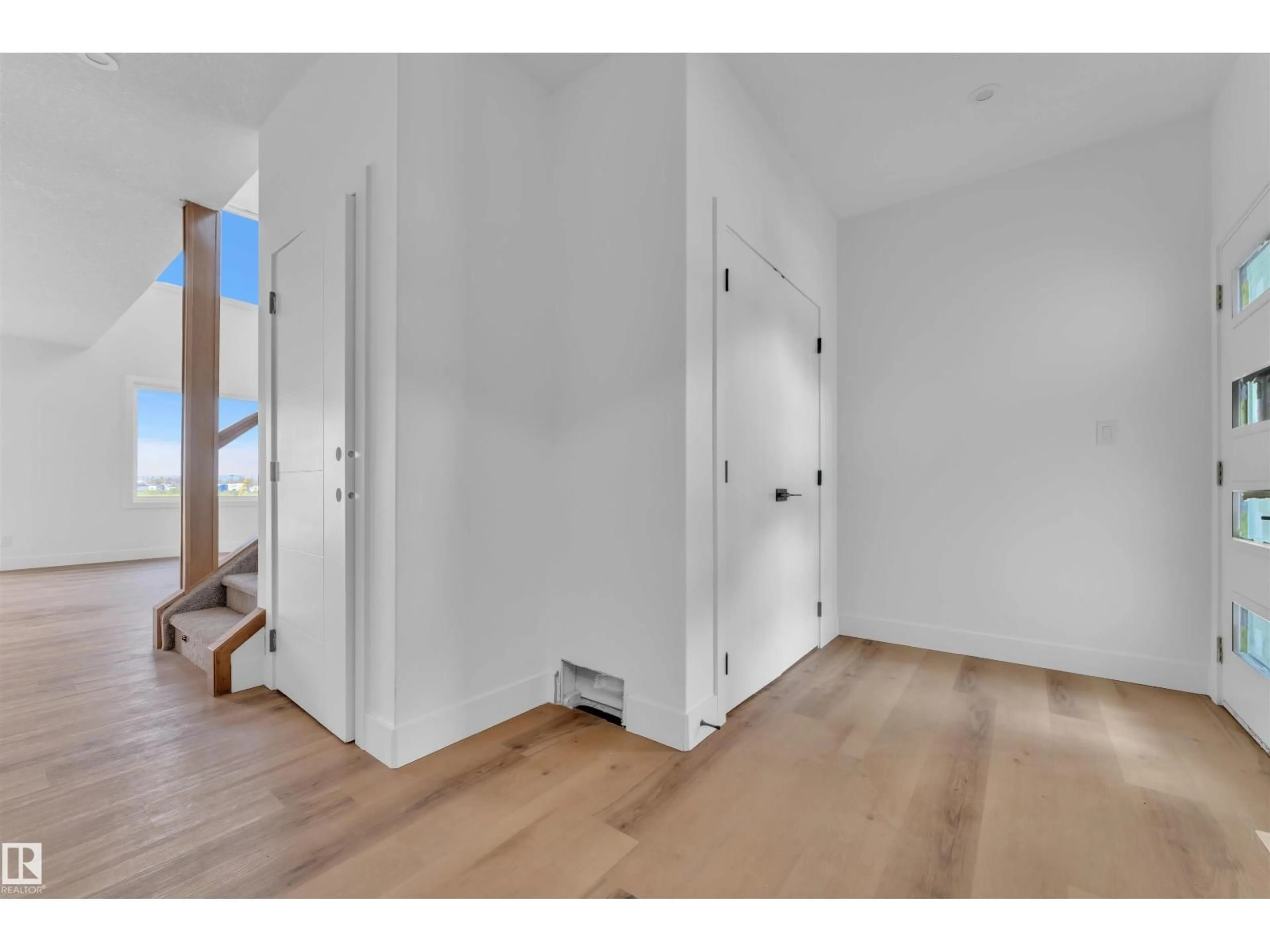 Indoor entryway for NW - 1914 155 AV, Edmonton Alberta T5Y4H8