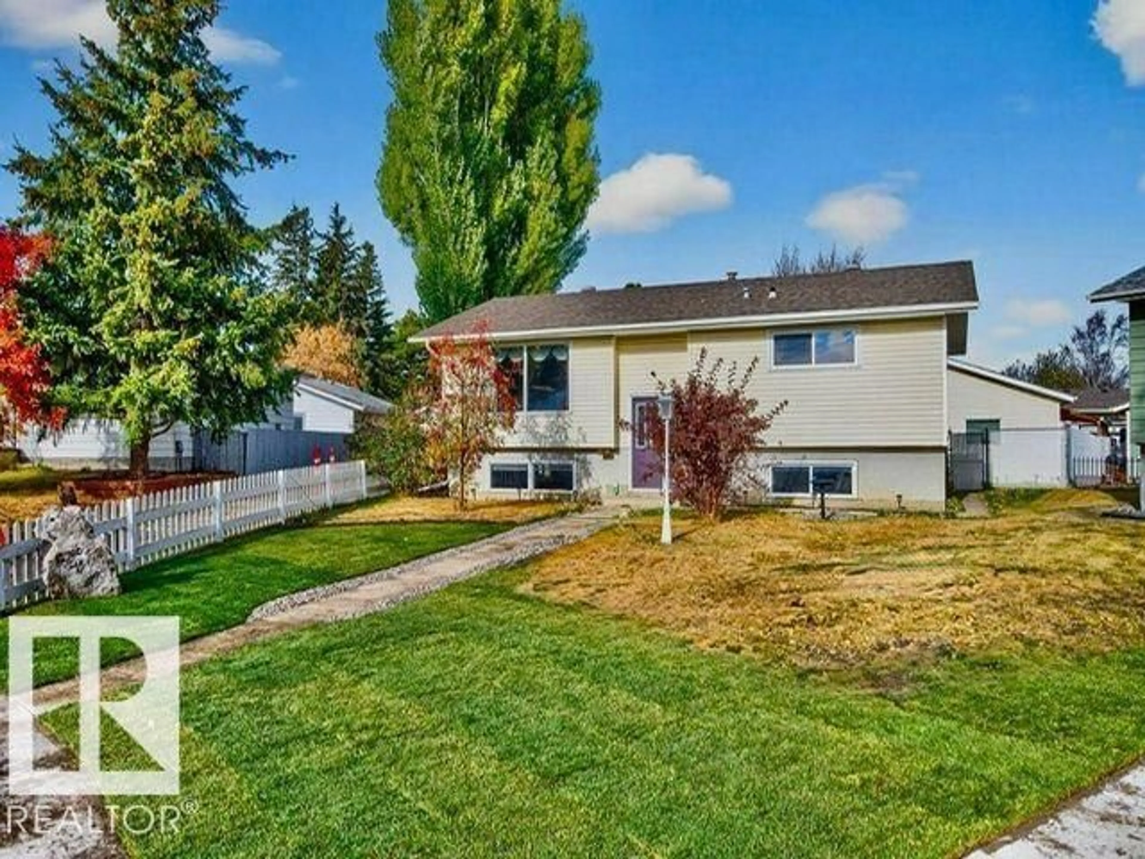 A pic from outside/outdoor area/front of a property/back of a property/a pic from drone, street for 4303 41 AVE, Stony Plain Alberta T7Z1J9