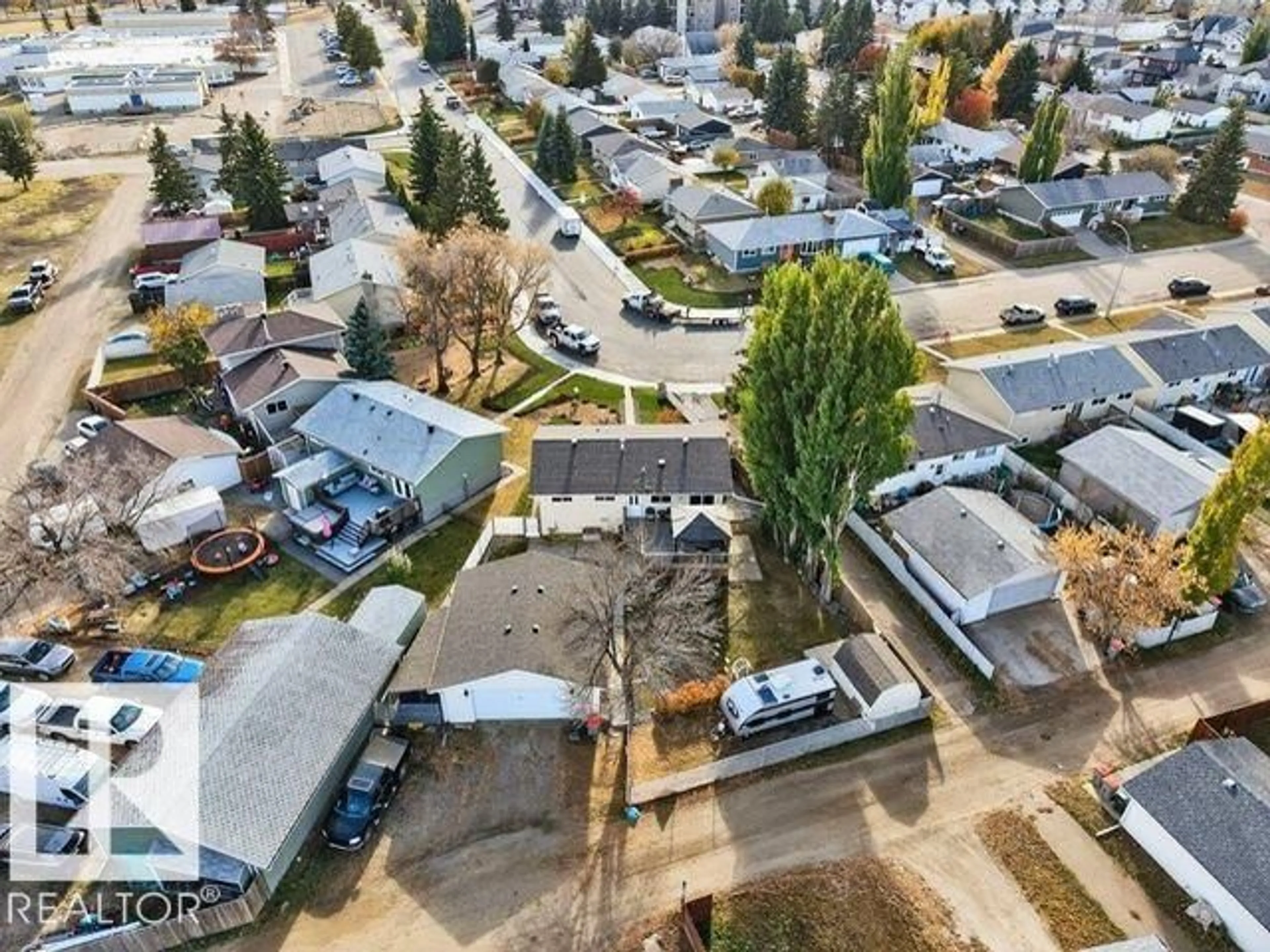 A pic from outside/outdoor area/front of a property/back of a property/a pic from drone, street for 4303 41 AVE, Stony Plain Alberta T7Z1J9