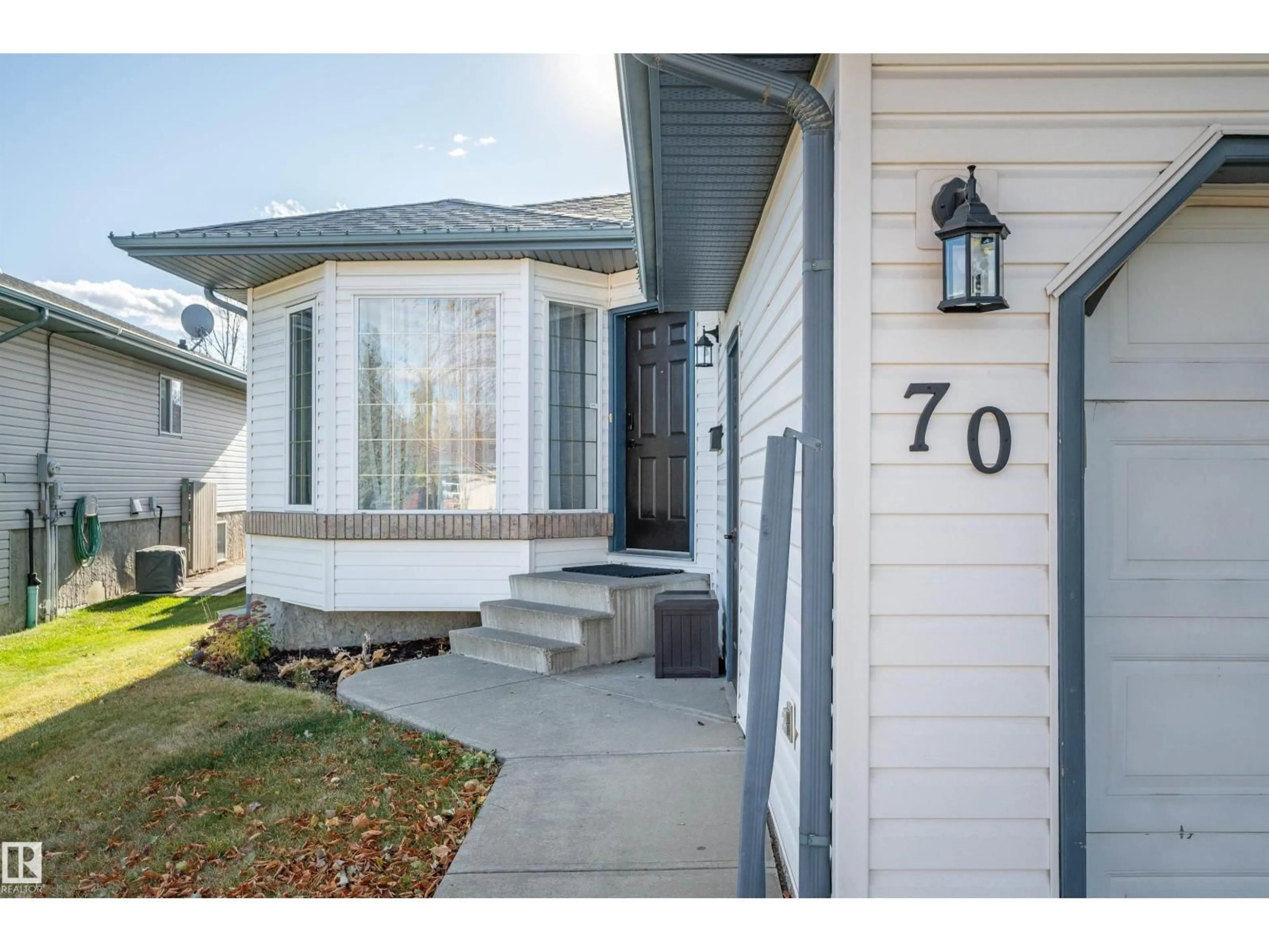 Home with vinyl exterior material, street for 70 FOXBORO BA, Sherwood Park Alberta T8A6B5