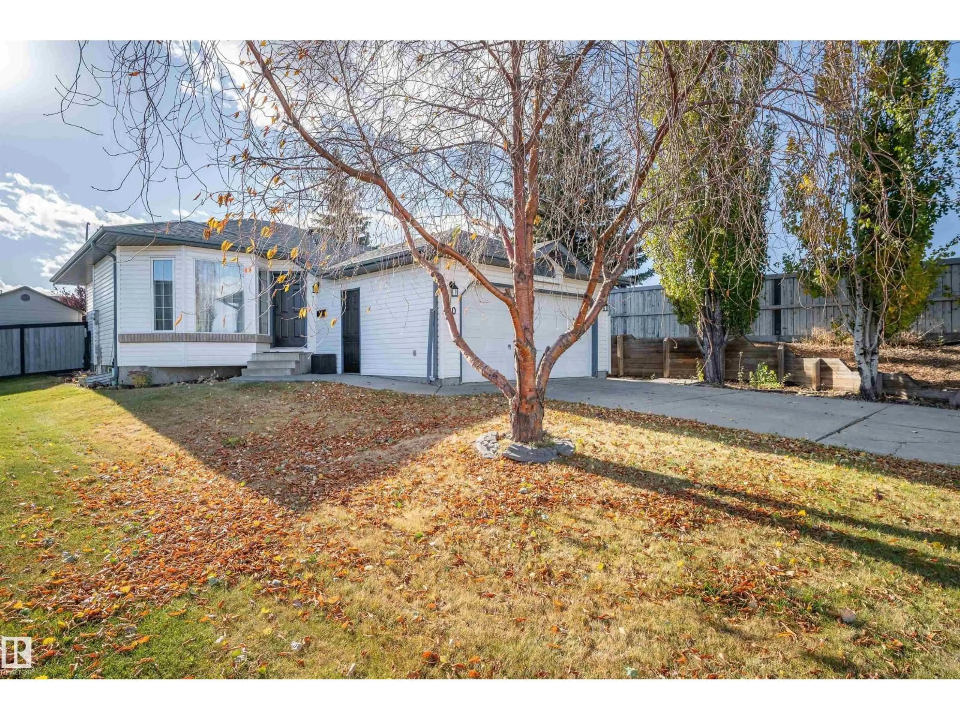 A pic from outside/outdoor area/front of a property/back of a property/a pic from drone, street for 70 FOXBORO BA, Sherwood Park Alberta T8A6B5