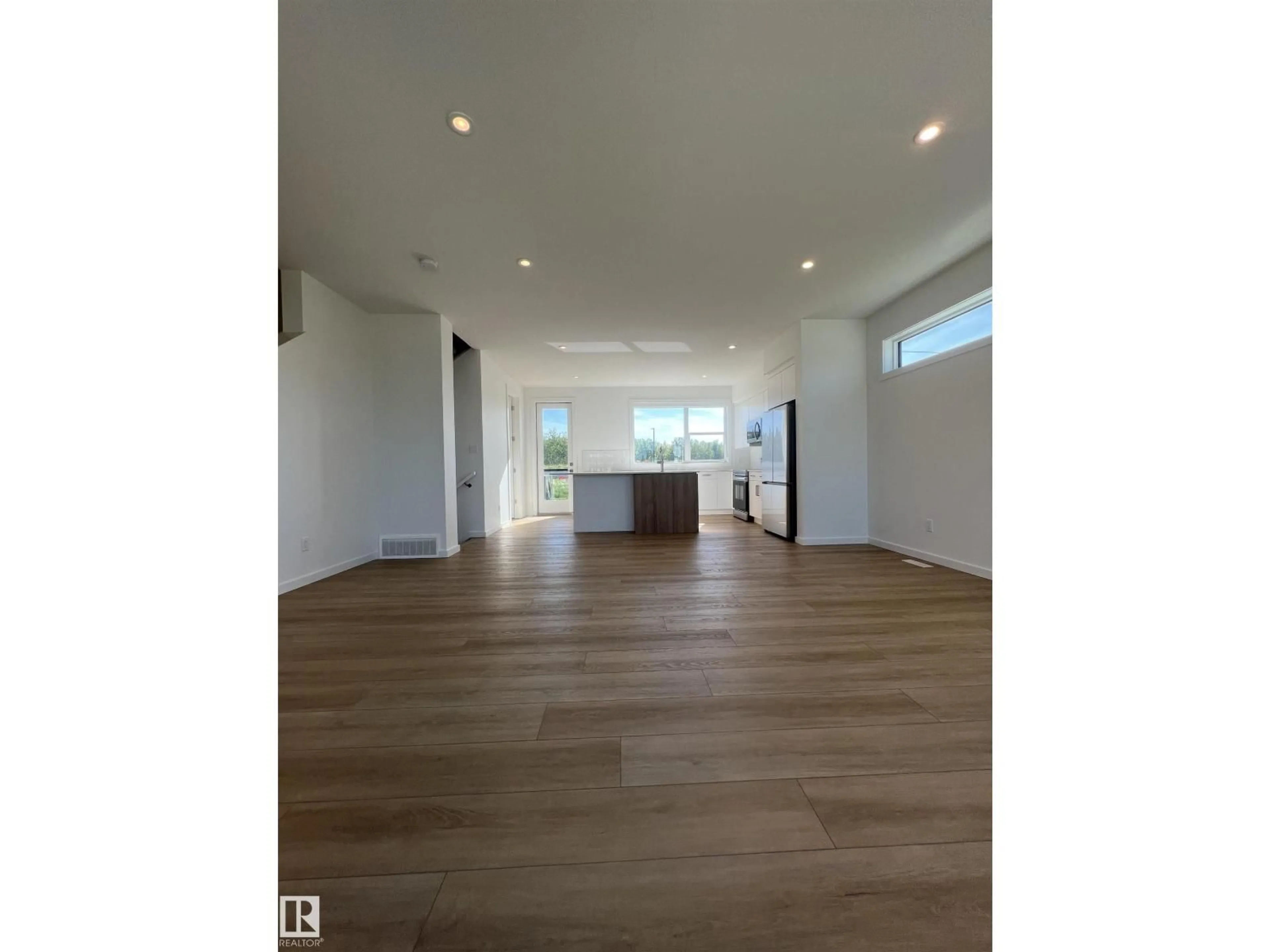 A pic of a room for 5 - 4 RONDEAU DR, St. Albert Alberta T8N7X8