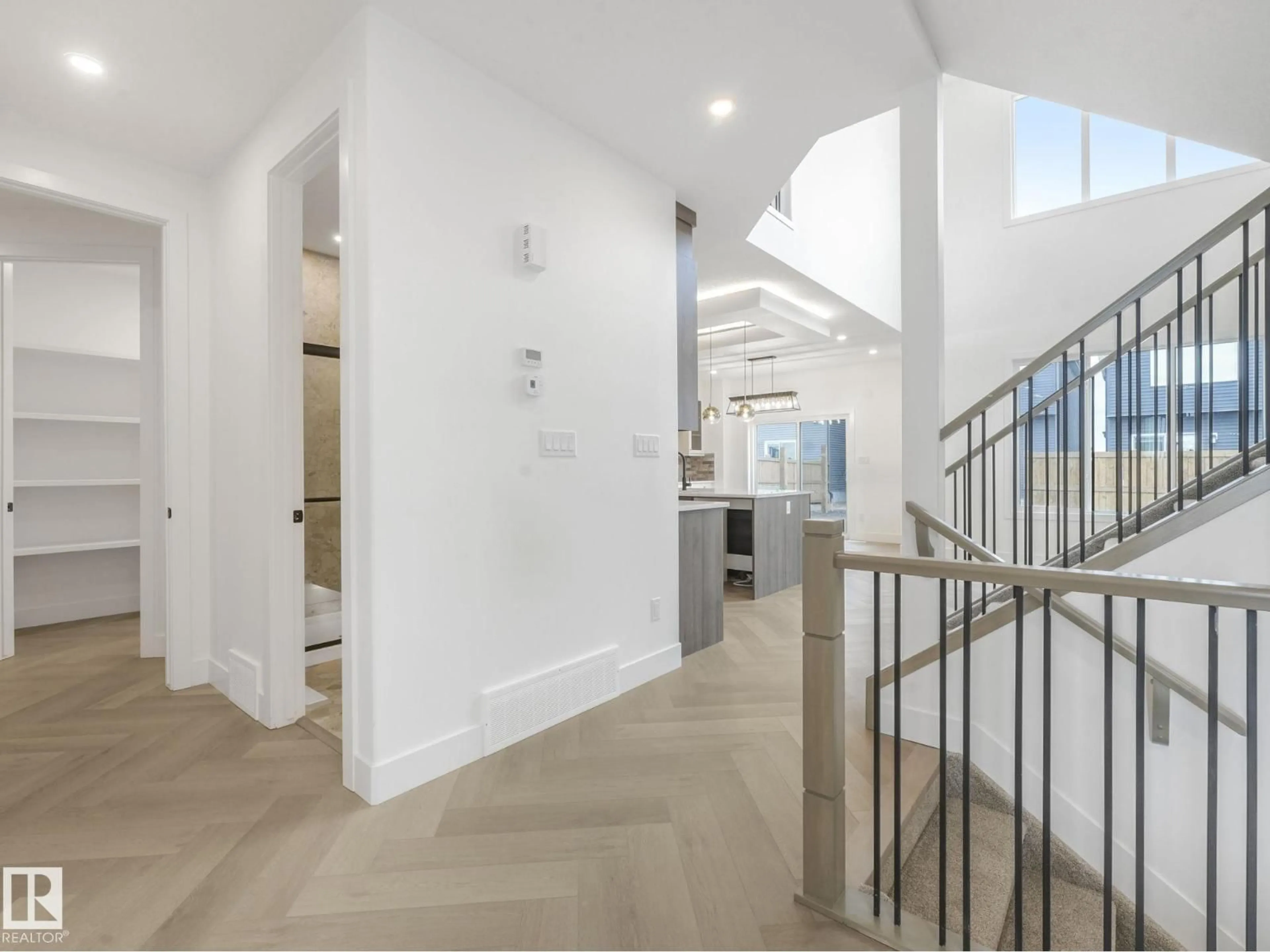 Indoor foyer for 499 CANTER WYND, Sherwood Park Alberta T8H3A9
