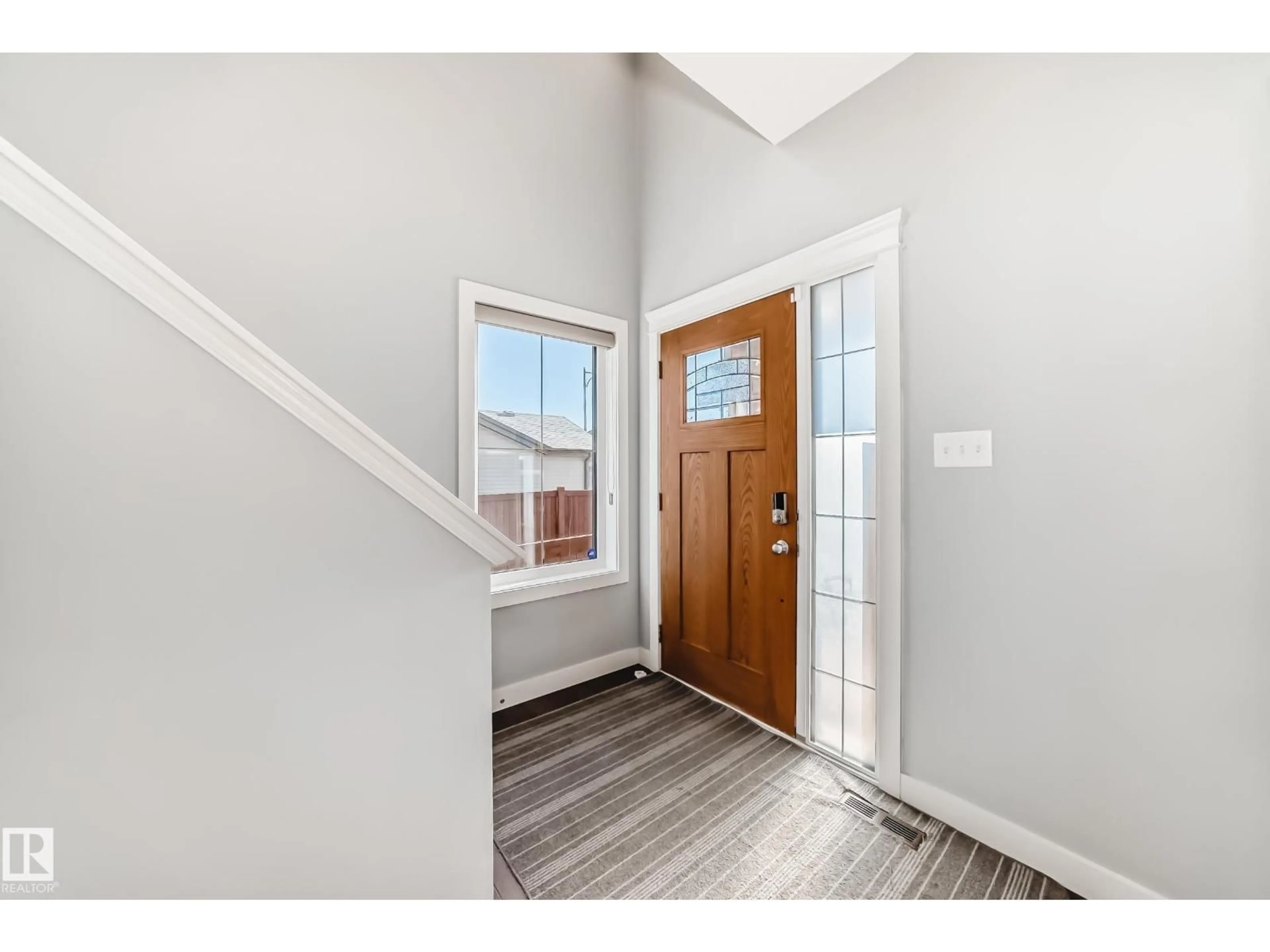 Indoor entryway for 82 TRIBUTE CM, Spruce Grove Alberta T7X0W6