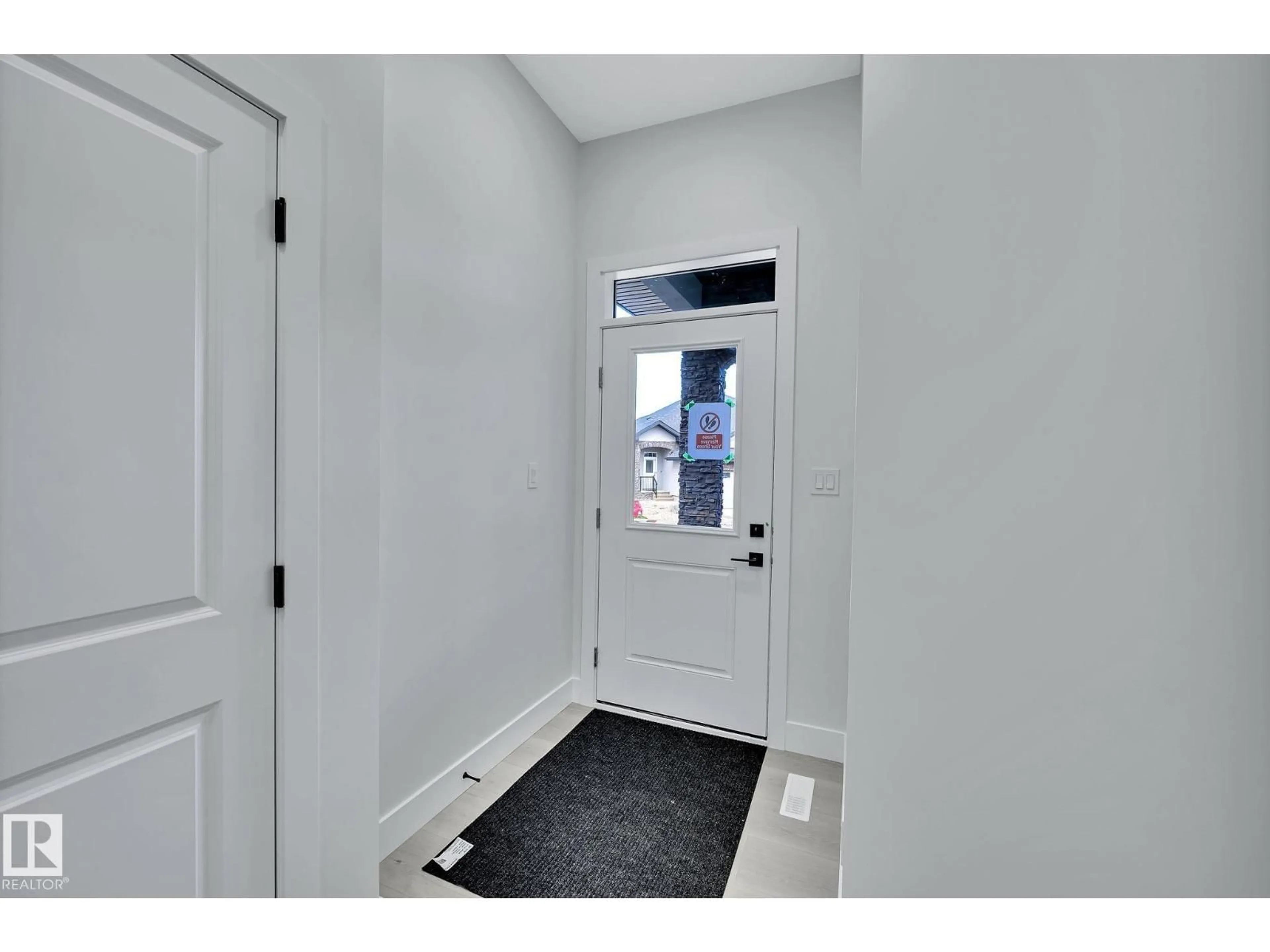 Indoor entryway for 24 - 104 ALLARD LI, Edmonton Alberta T6W2N2