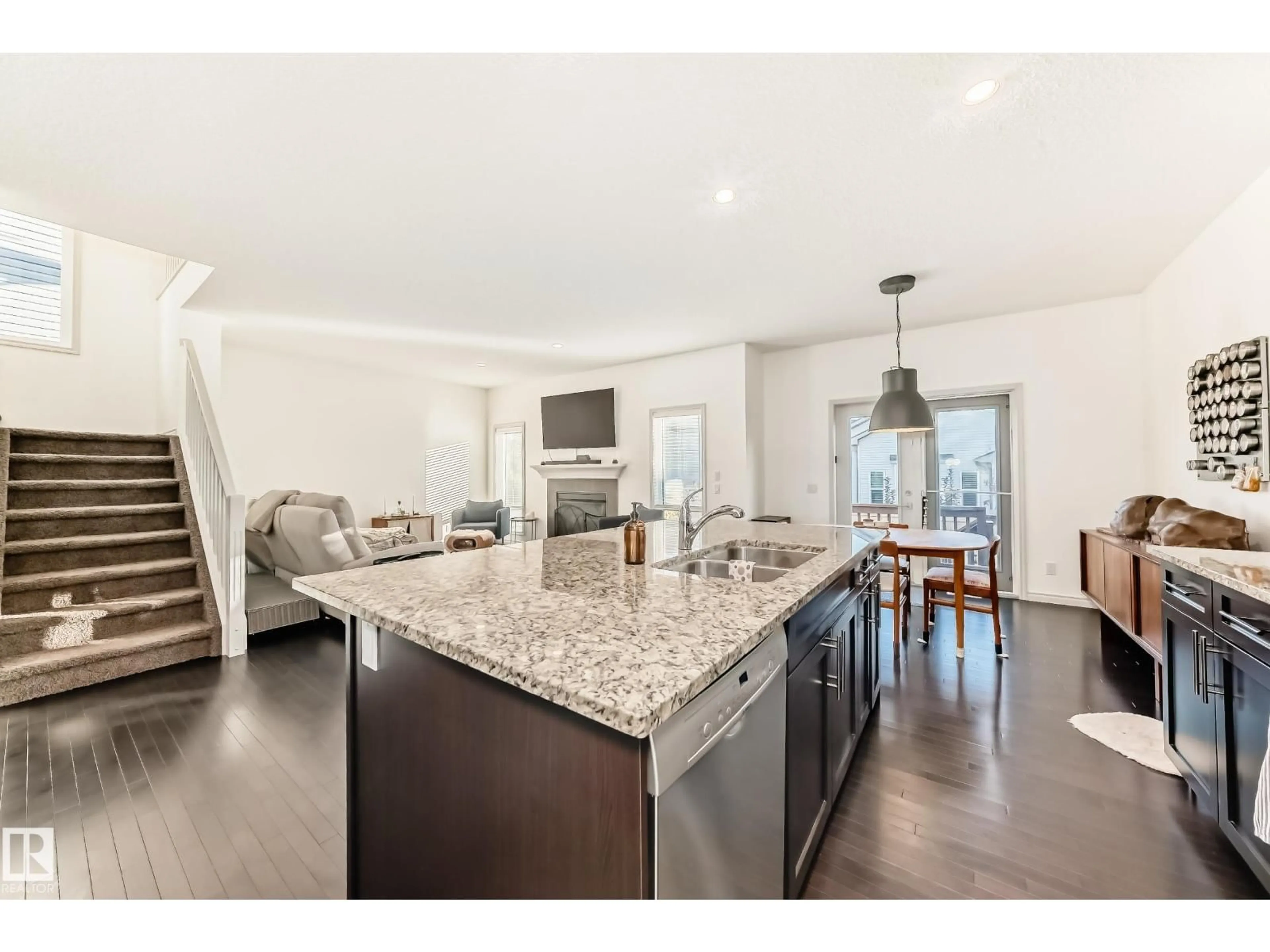Open concept kitchen, unknown for 21 ROYAL ST, St. Albert Alberta T8N7N8