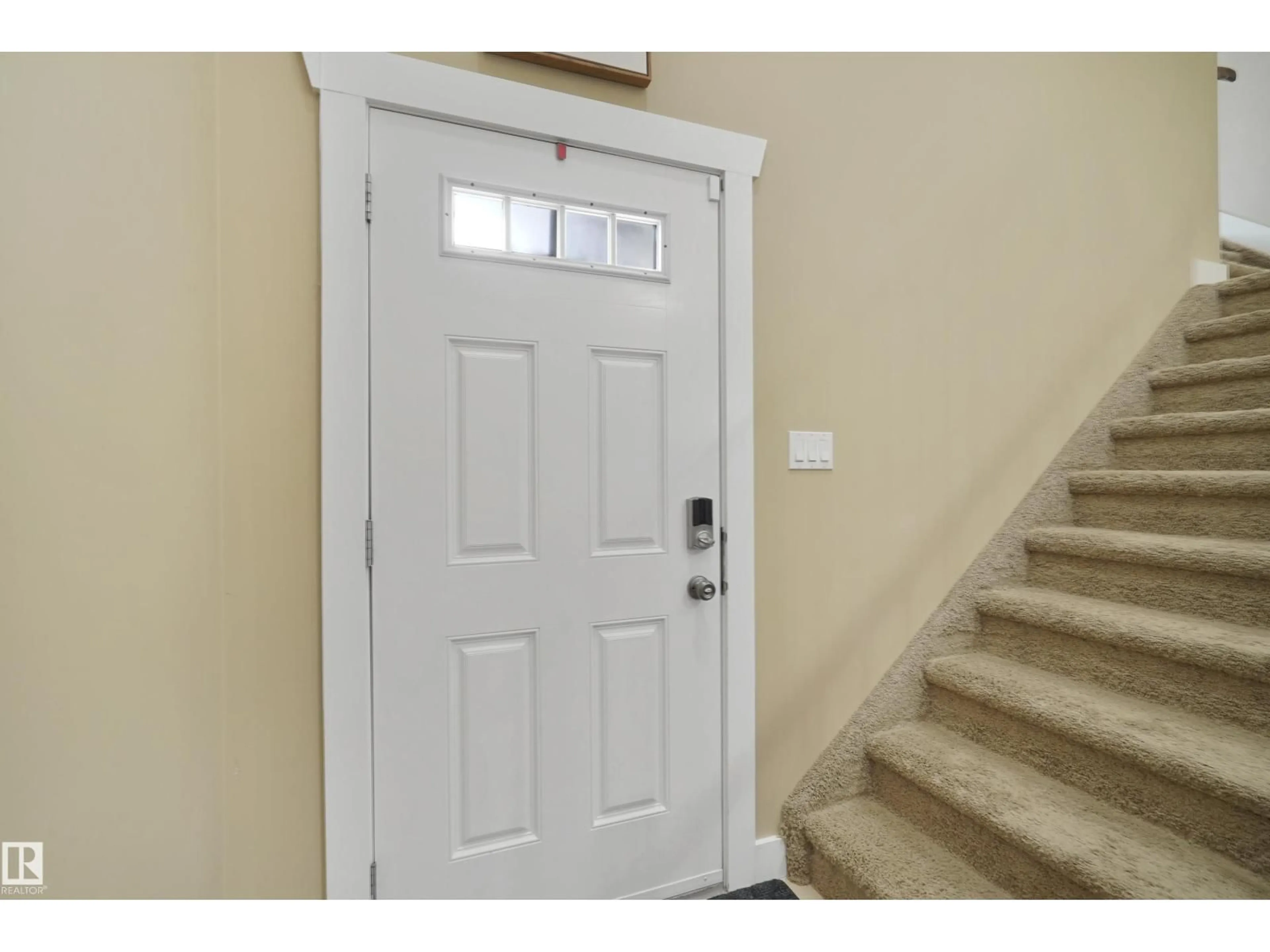 Indoor entryway for 30 HILLDOWNS DR, Spruce Grove Alberta T7X0J2
