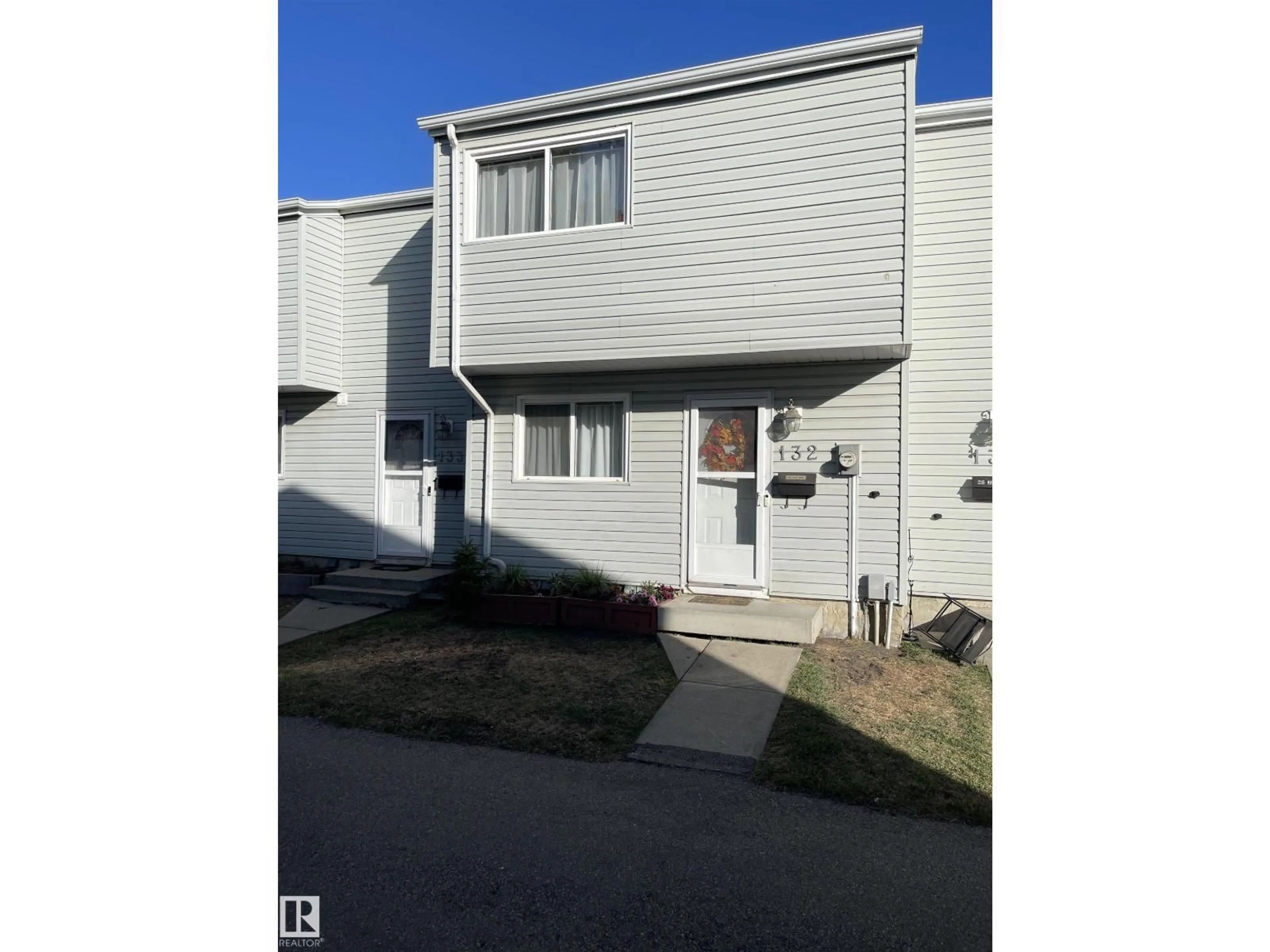 Unknown for 132 DICKINSFIELD CO, Edmonton Alberta T5E5V8