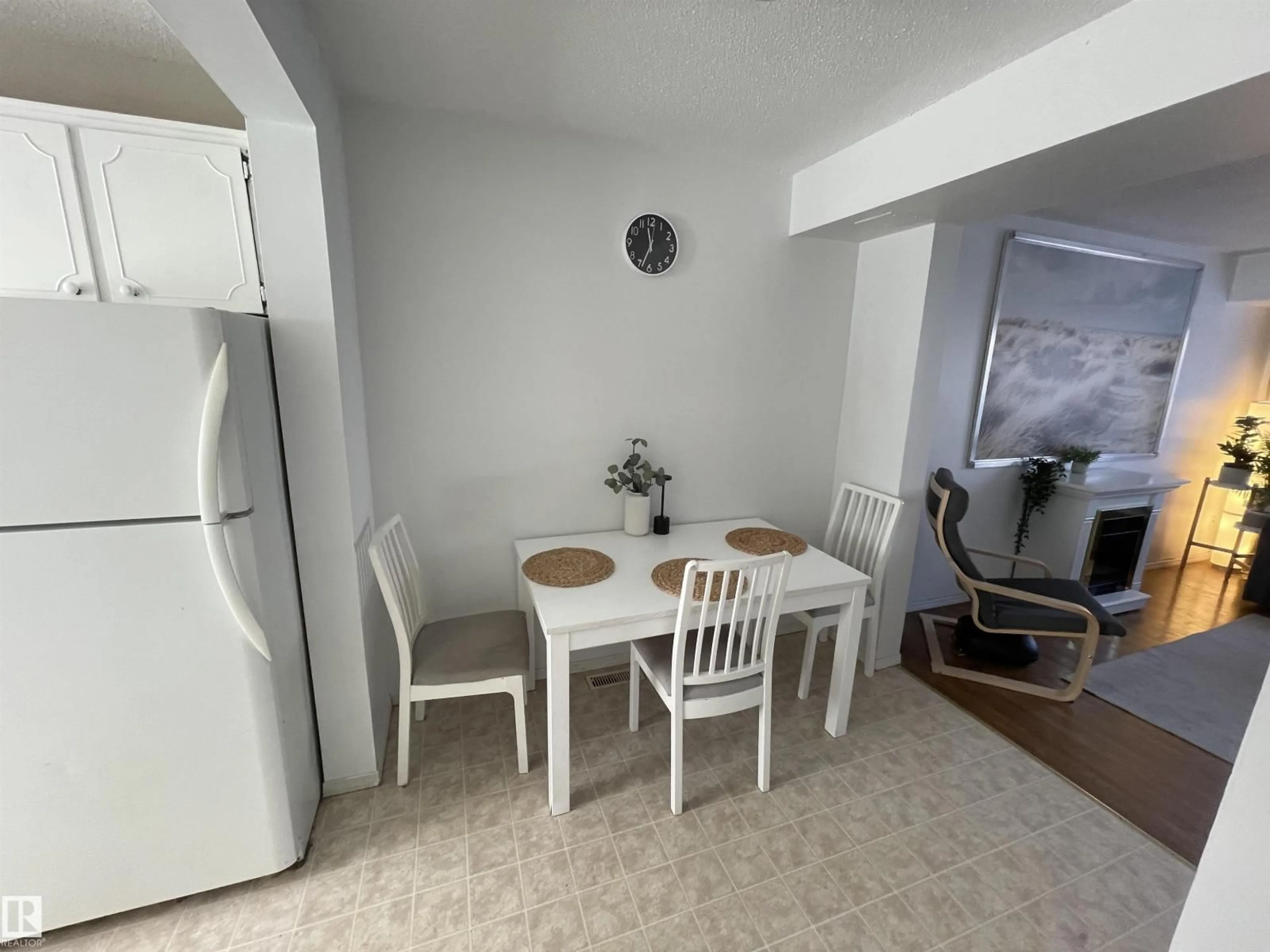A pic of a room for 132 DICKINSFIELD CO, Edmonton Alberta T5E5V8