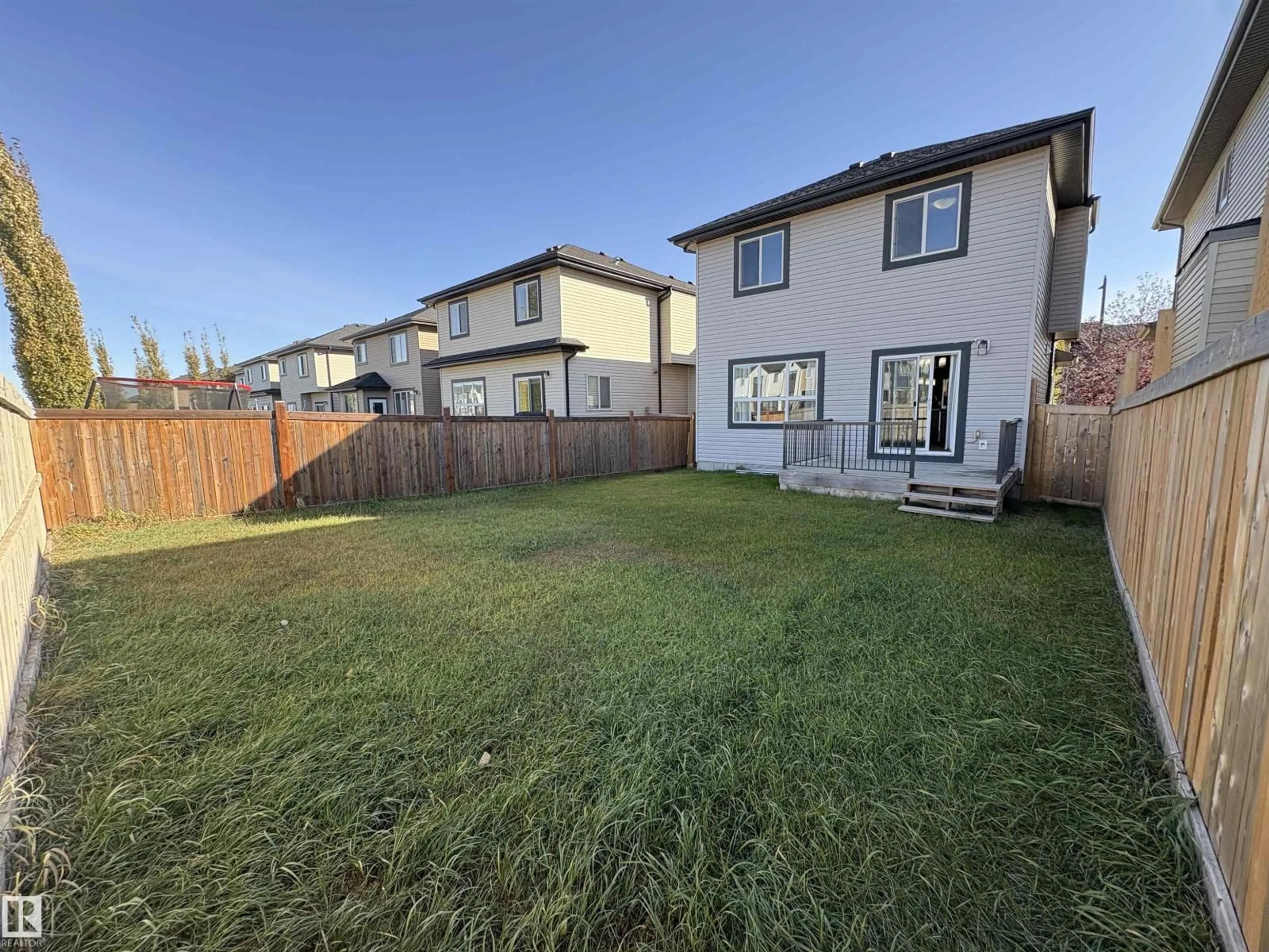 A pic from outside/outdoor area/front of a property/back of a property/a pic from drone, unknown for 3674 CLAXTON PL, Edmonton Alberta T6W2K9