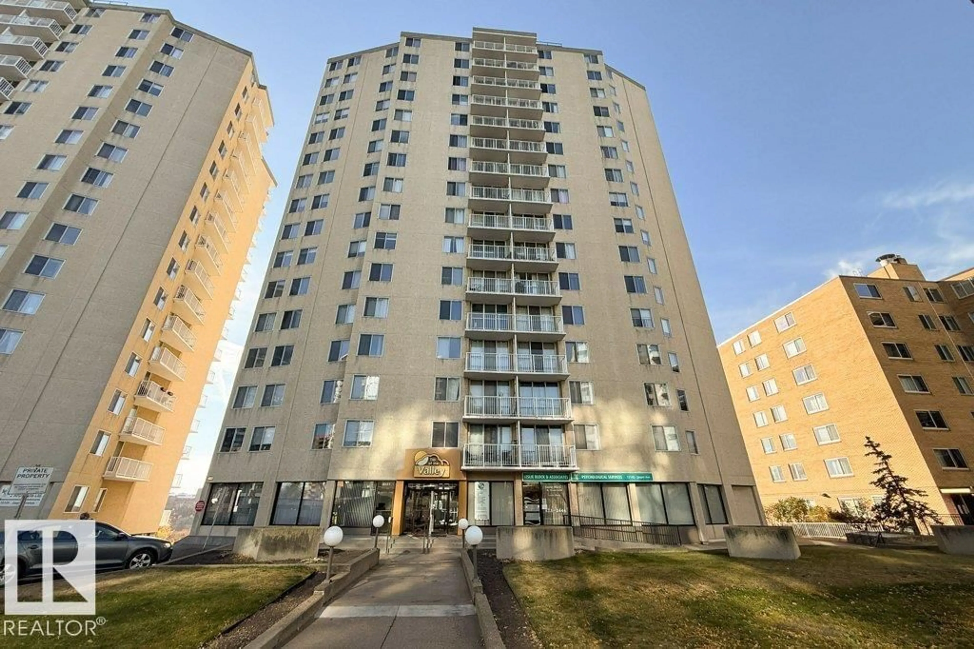 Patio, building for 1101 - 12141 JASPER AV, Edmonton Alberta T5N3X8