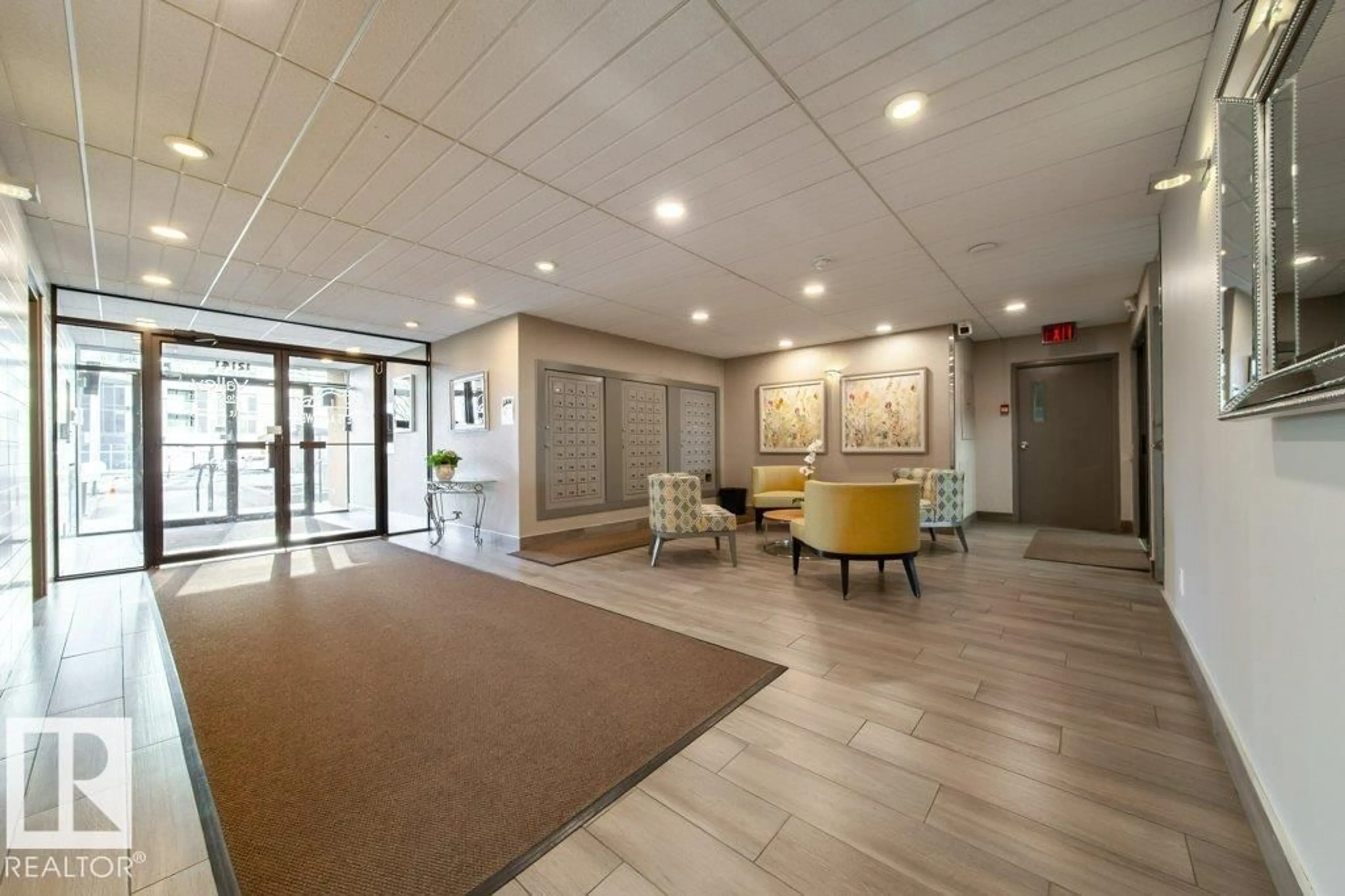 Indoor foyer for 1101 - 12141 JASPER AV, Edmonton Alberta T5N3X8