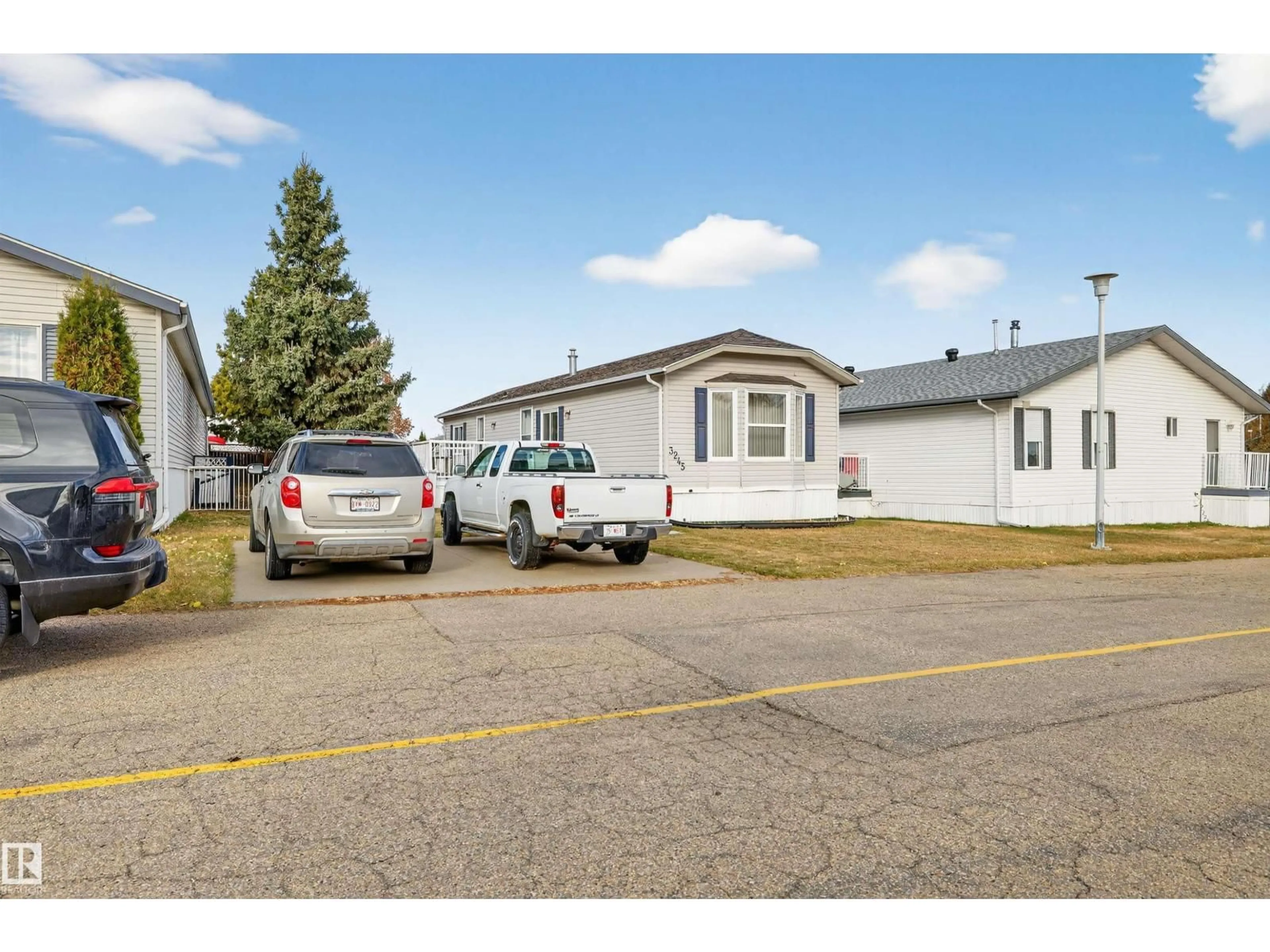 Unknown for 3245 LAKEWOOD CL, Edmonton Alberta T5S2R8