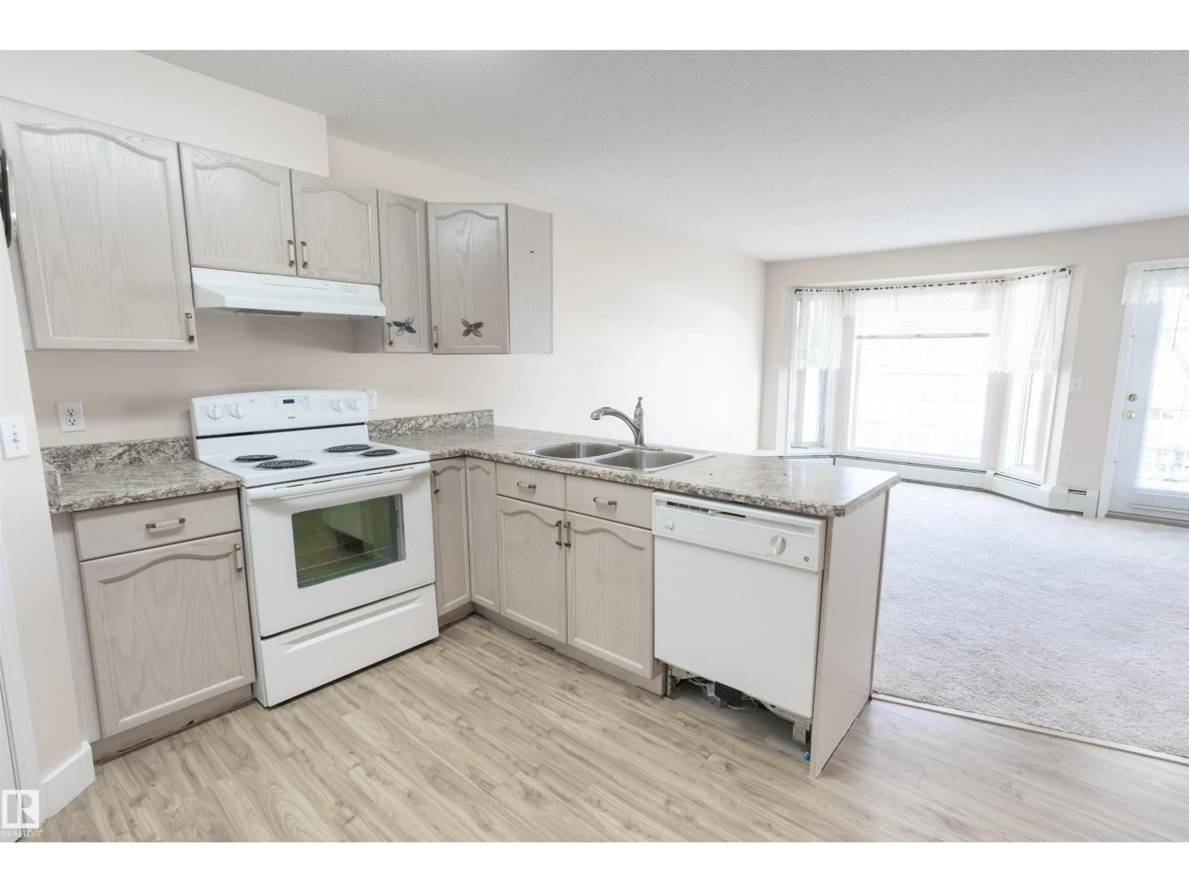Standard kitchen, unknown for 262 - 13441 127 ST, Edmonton Alberta T5L5B6