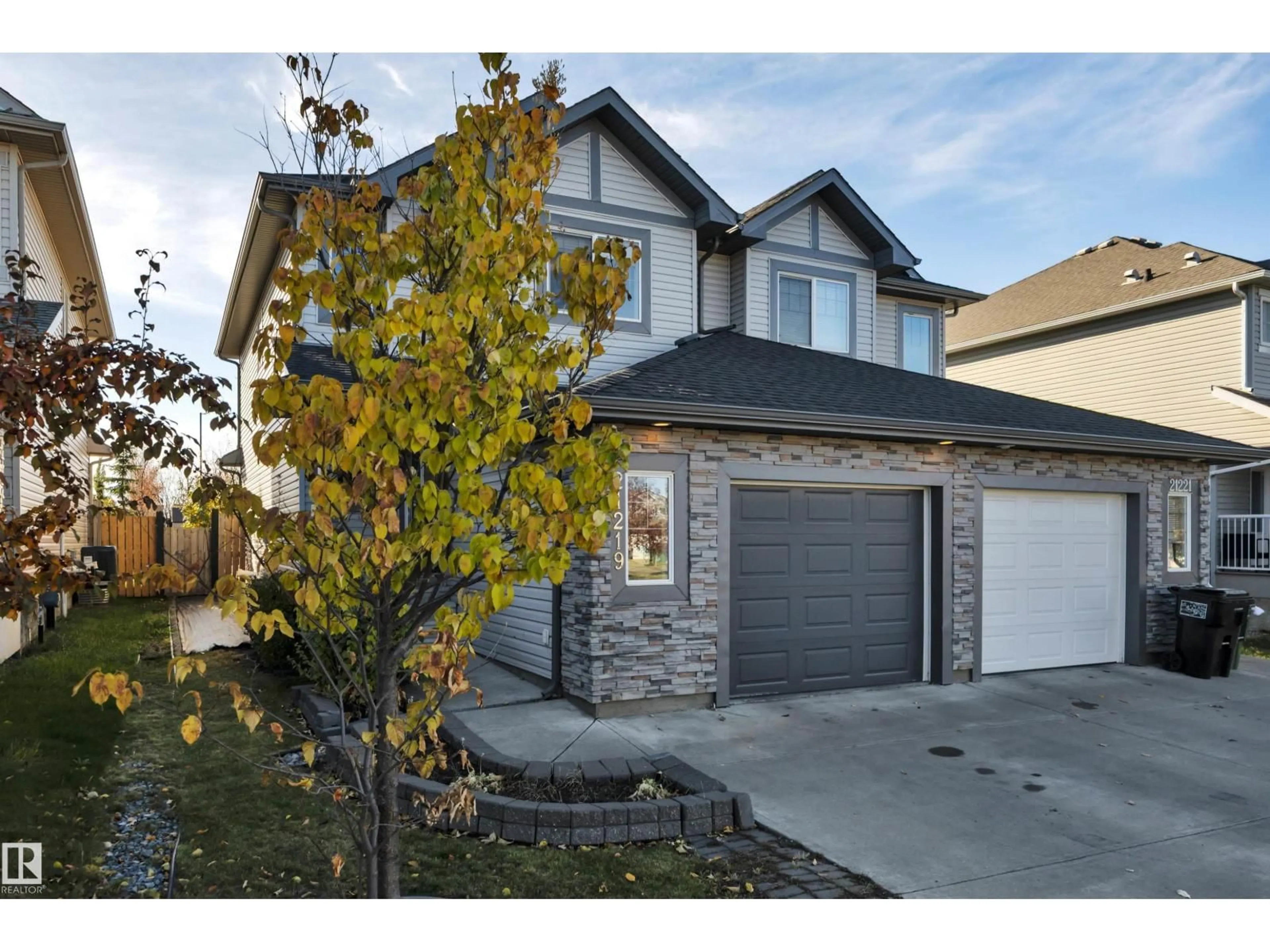Unknown for 21219 94 AV, Edmonton Alberta T5T4E6