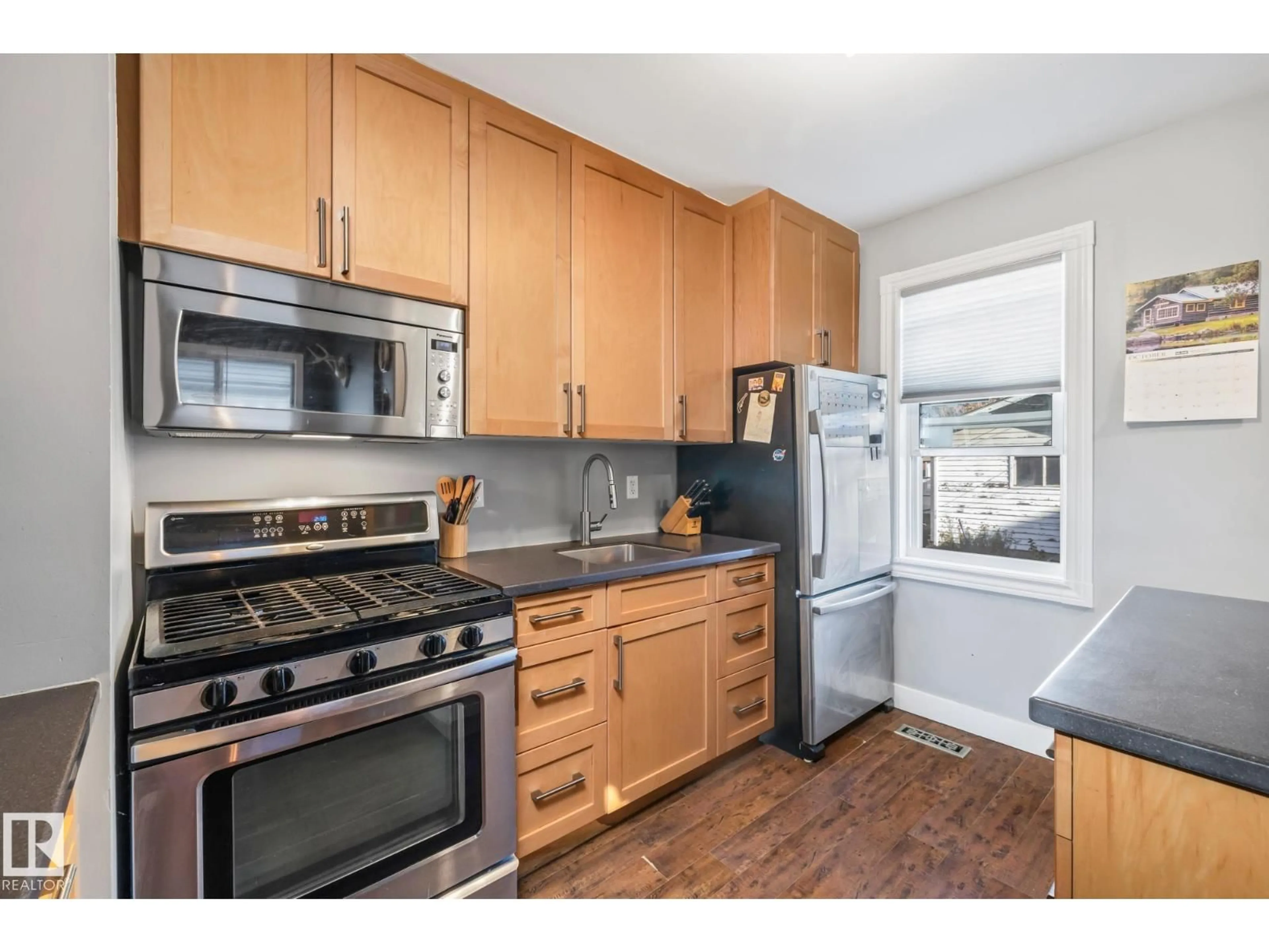 Standard kitchen, wood/laminate floor for 11423 85 ST, Edmonton Alberta T5B3E1