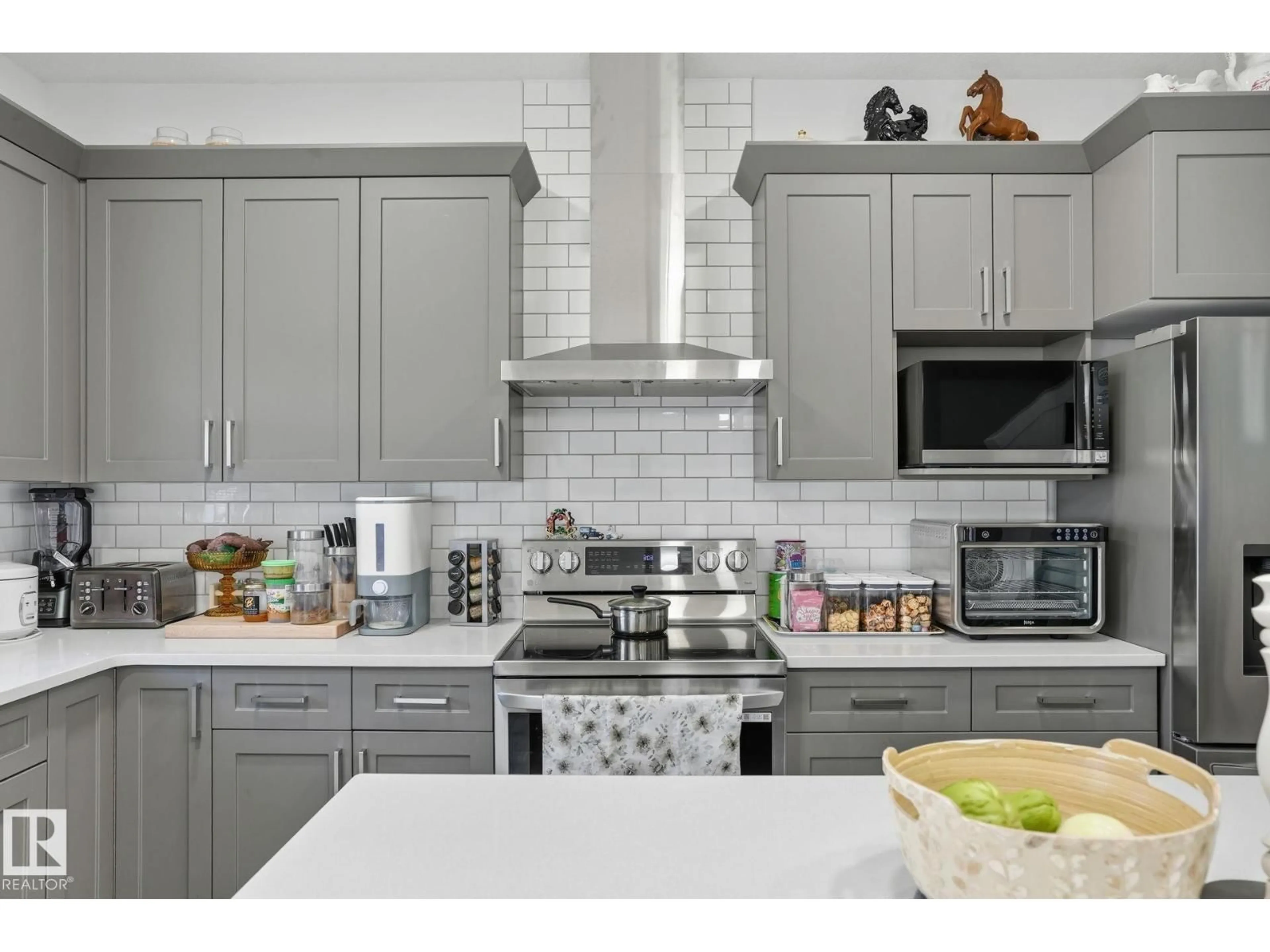 Contemporary kitchen, ceramic/tile floor for 65 COVELL CM, Spruce Grove Alberta T7X0Y7