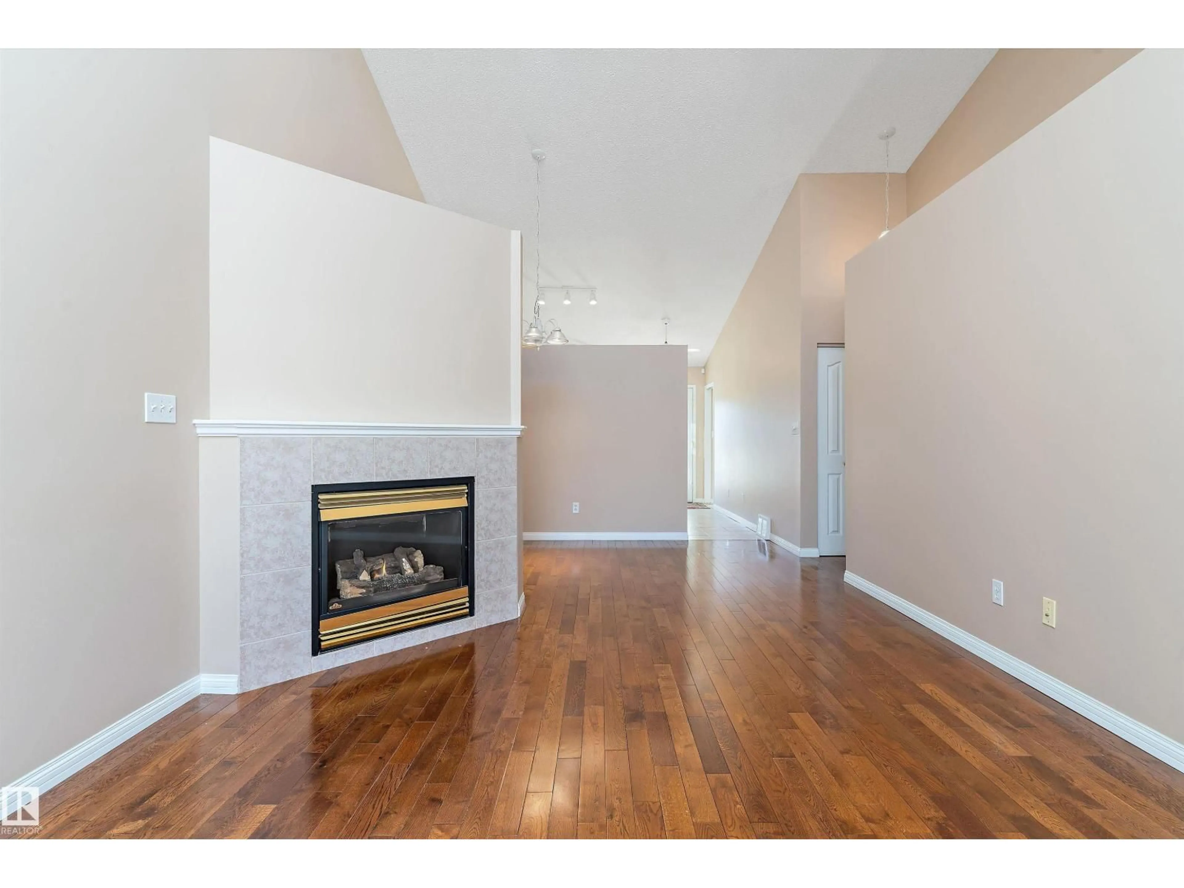 A pic of a room for 15028 128 ST NW, Edmonton Alberta T6V1E9