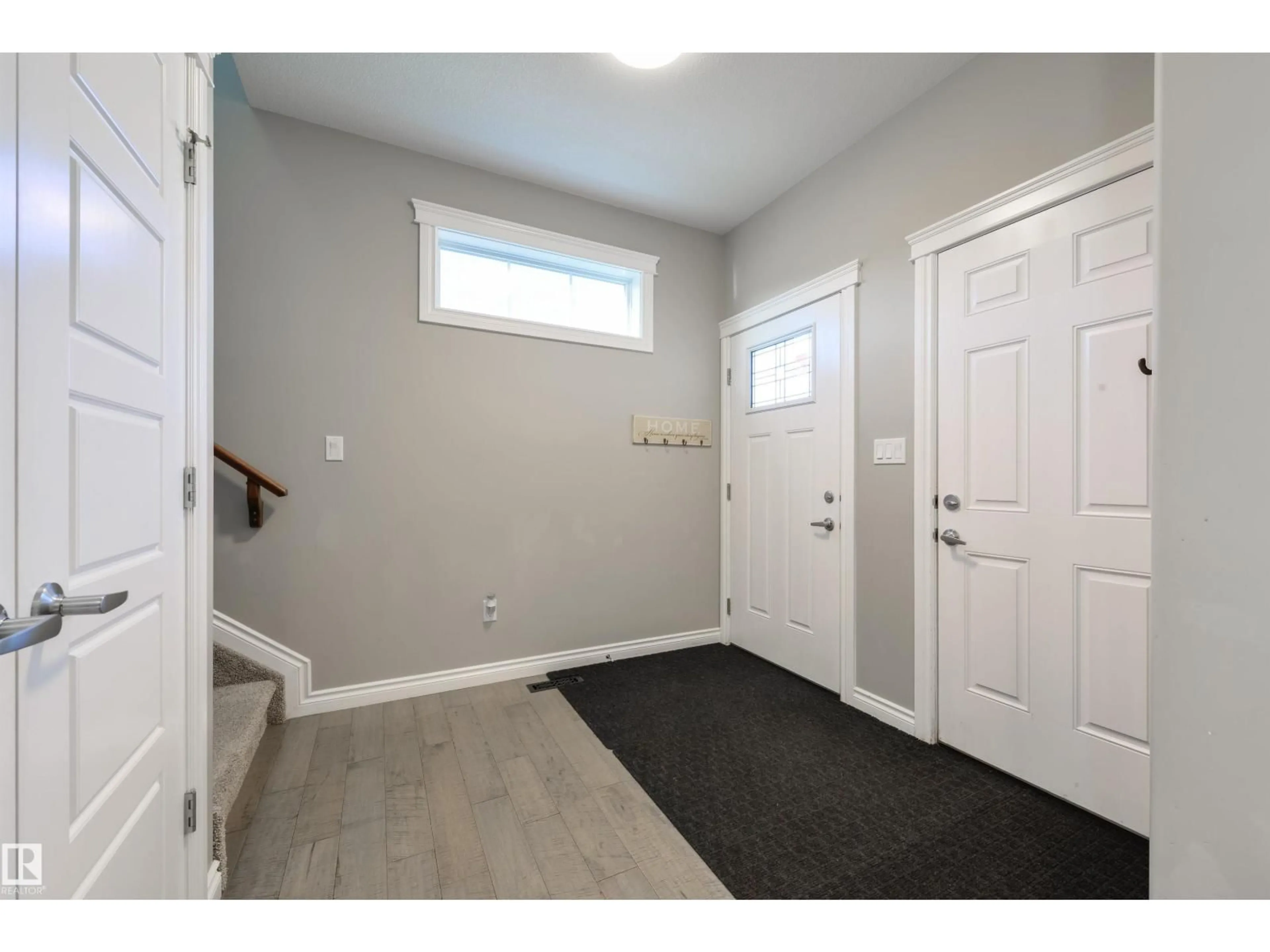 Indoor entryway for 1 TAYLOR PL, Ardrossan Alberta T8E0A6