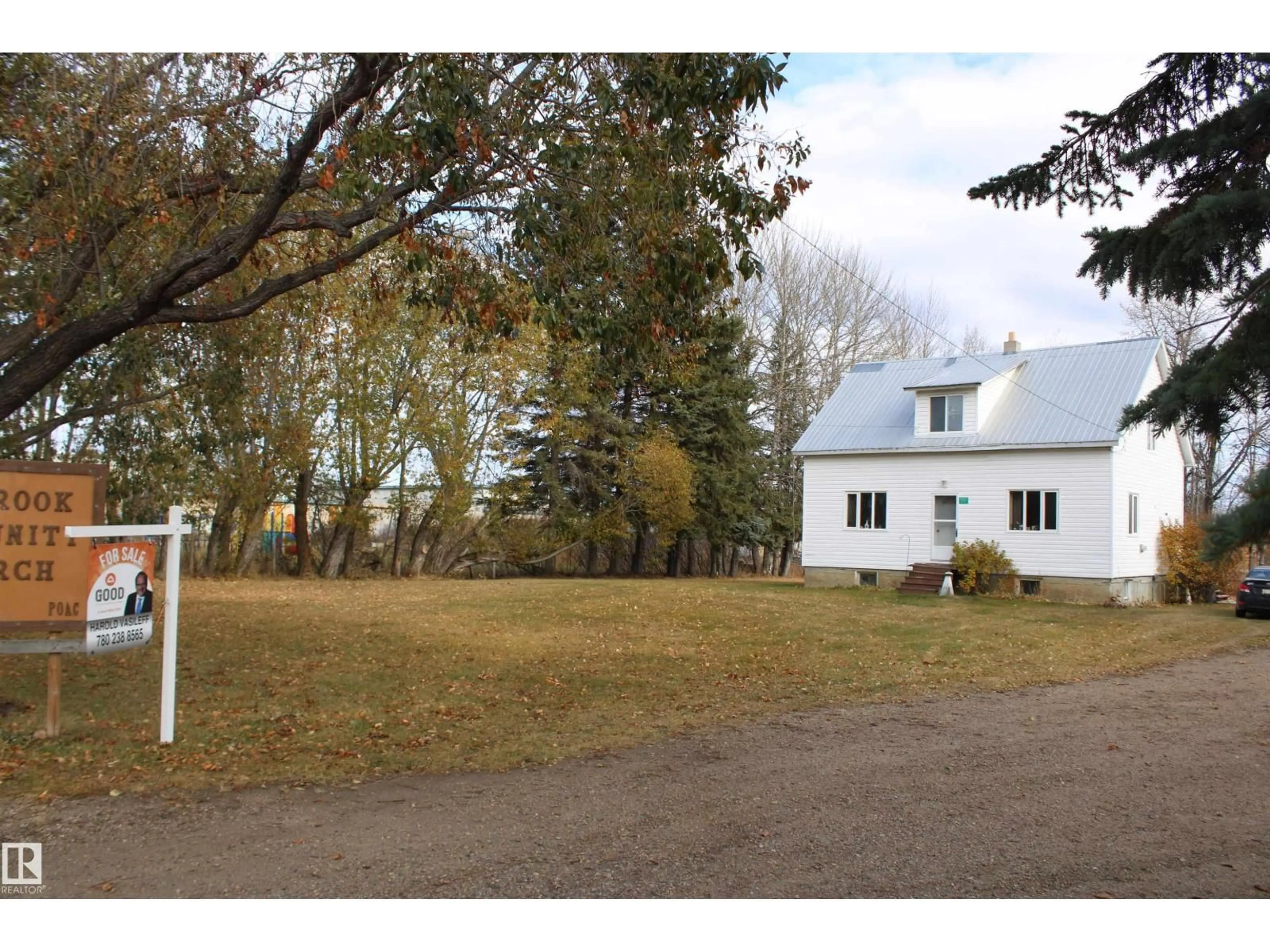 A pic from outside/outdoor area/front of a property/back of a property/a pic from drone, unknown for 5203 50 ST, Rural Thorhild County Alberta T0A3J0
