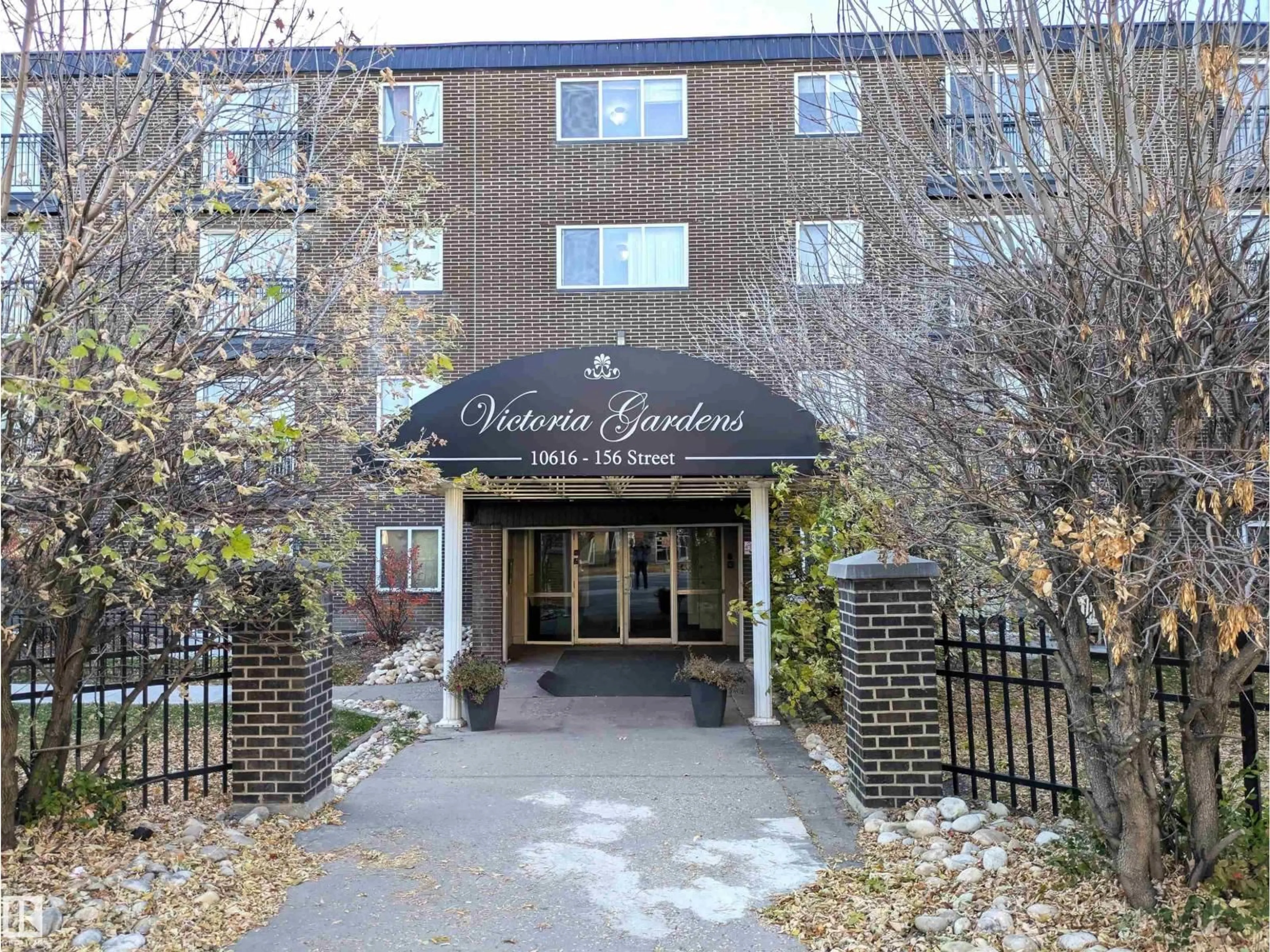 Indoor foyer for #115 - 10616 156 ST, Edmonton Alberta T5P2S1