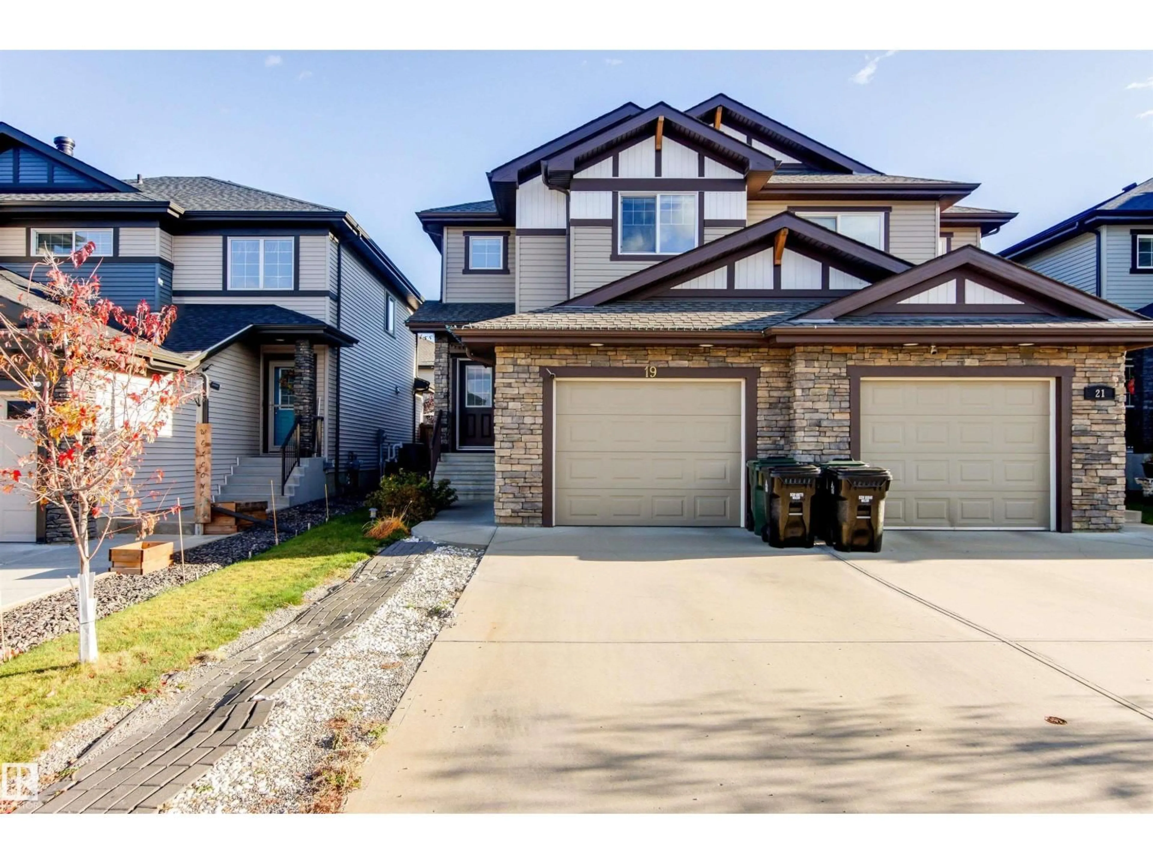 A pic from outside/outdoor area/front of a property/back of a property/a pic from drone, street for 19 MEADOWPARK GA, Spruce Grove Alberta T7X0T8