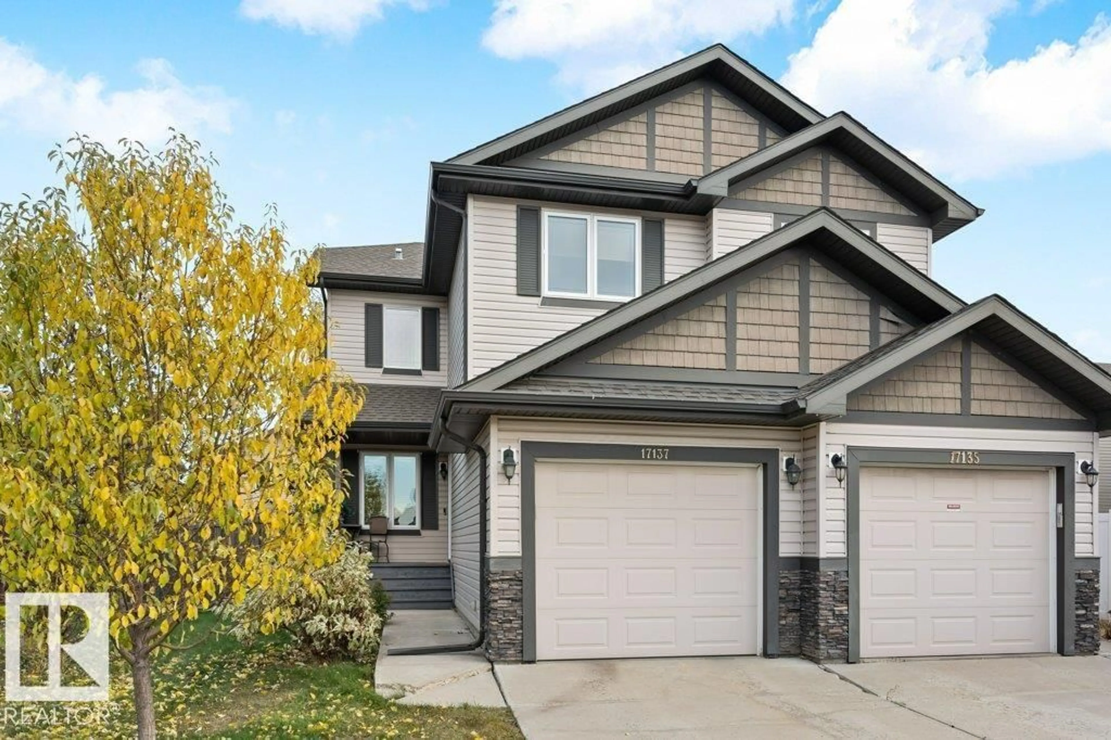 Home with vinyl exterior material, street for NW - 17137 125 ST, Edmonton Alberta T5X0E7