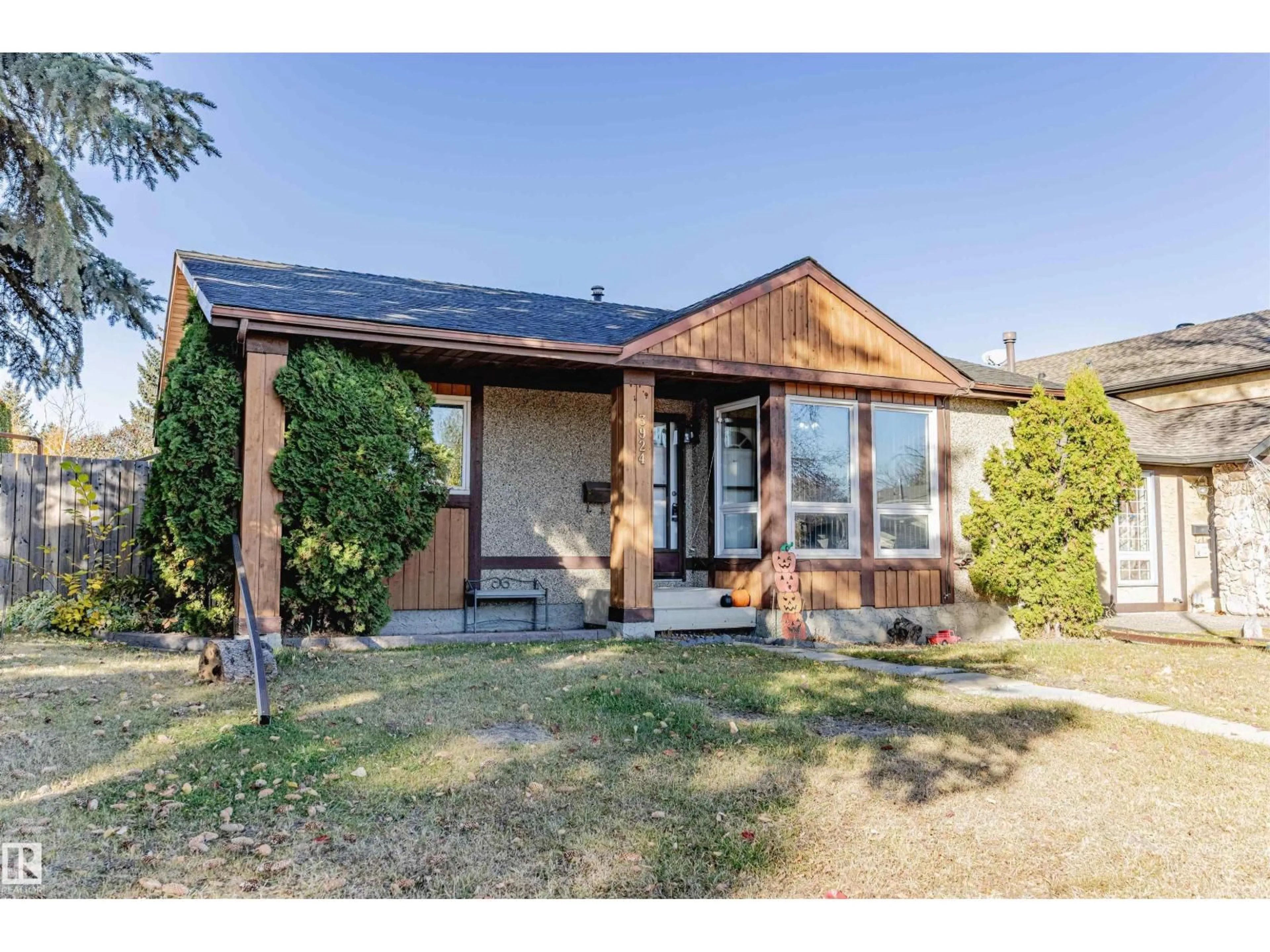 Unknown for NW - 3924 55 ST, Edmonton Alberta T6L1C2