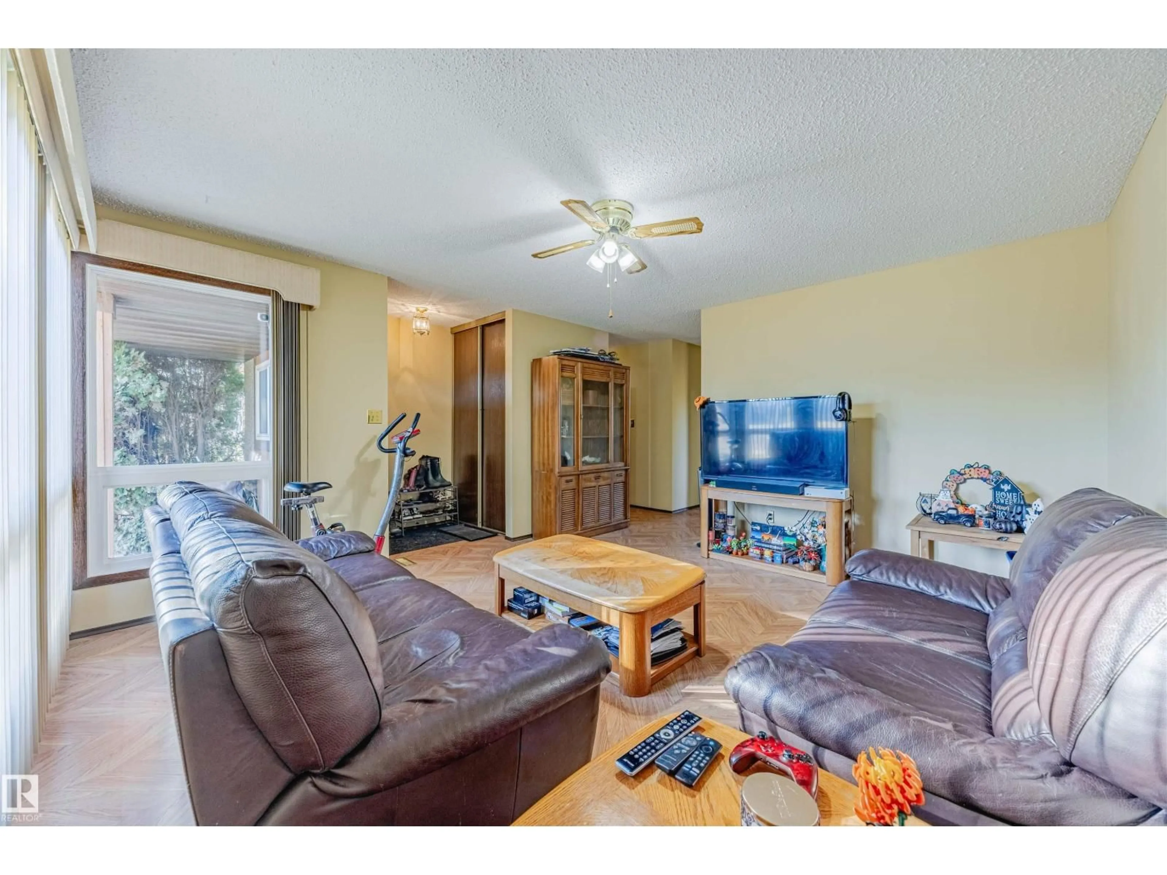 Living room with furniture, unknown for NW - 3924 55 ST, Edmonton Alberta T6L1C2