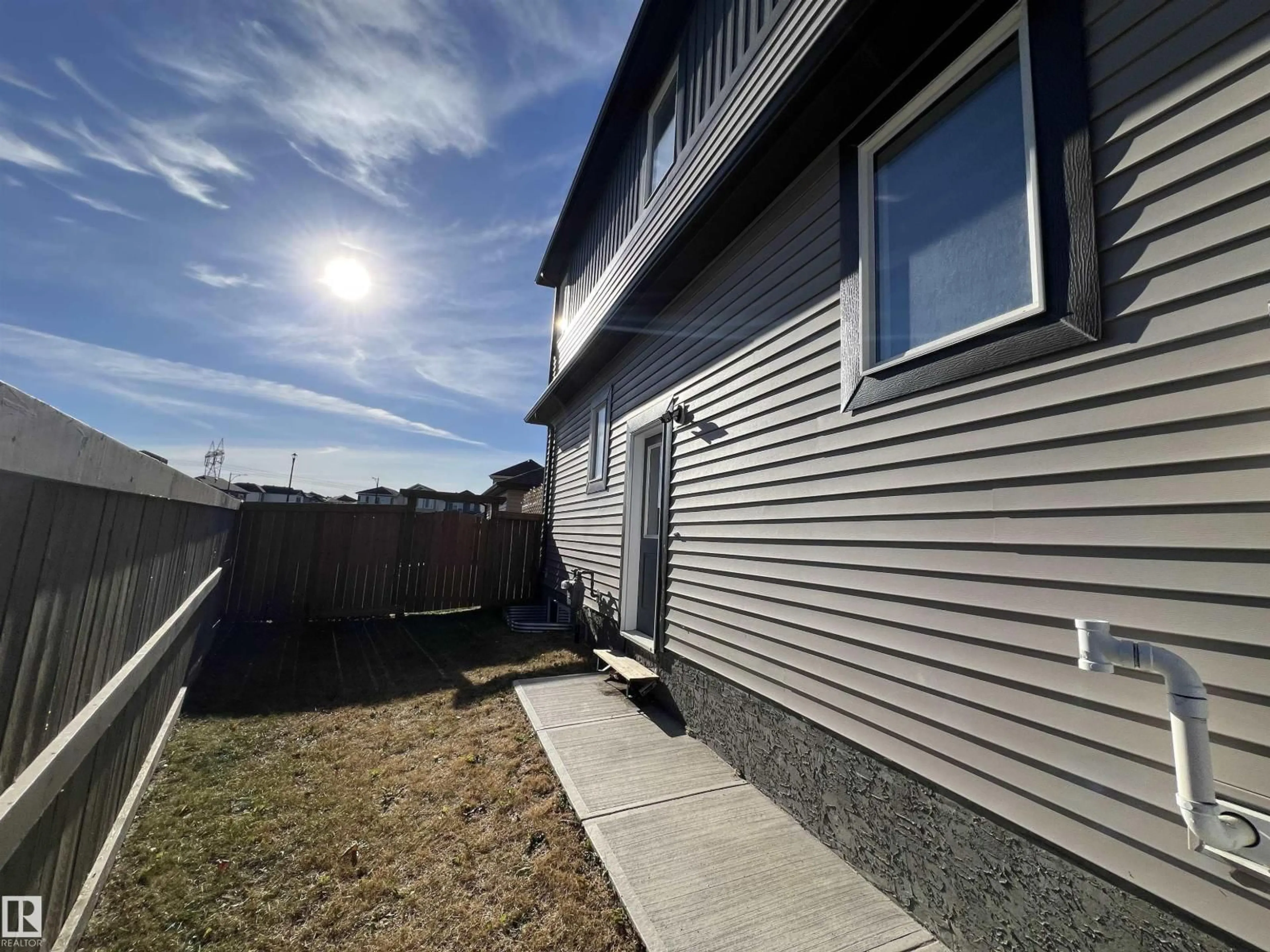 Home with vinyl exterior material, unknown for 5760 CAUTLEY CR, Edmonton Alberta T6W4X8