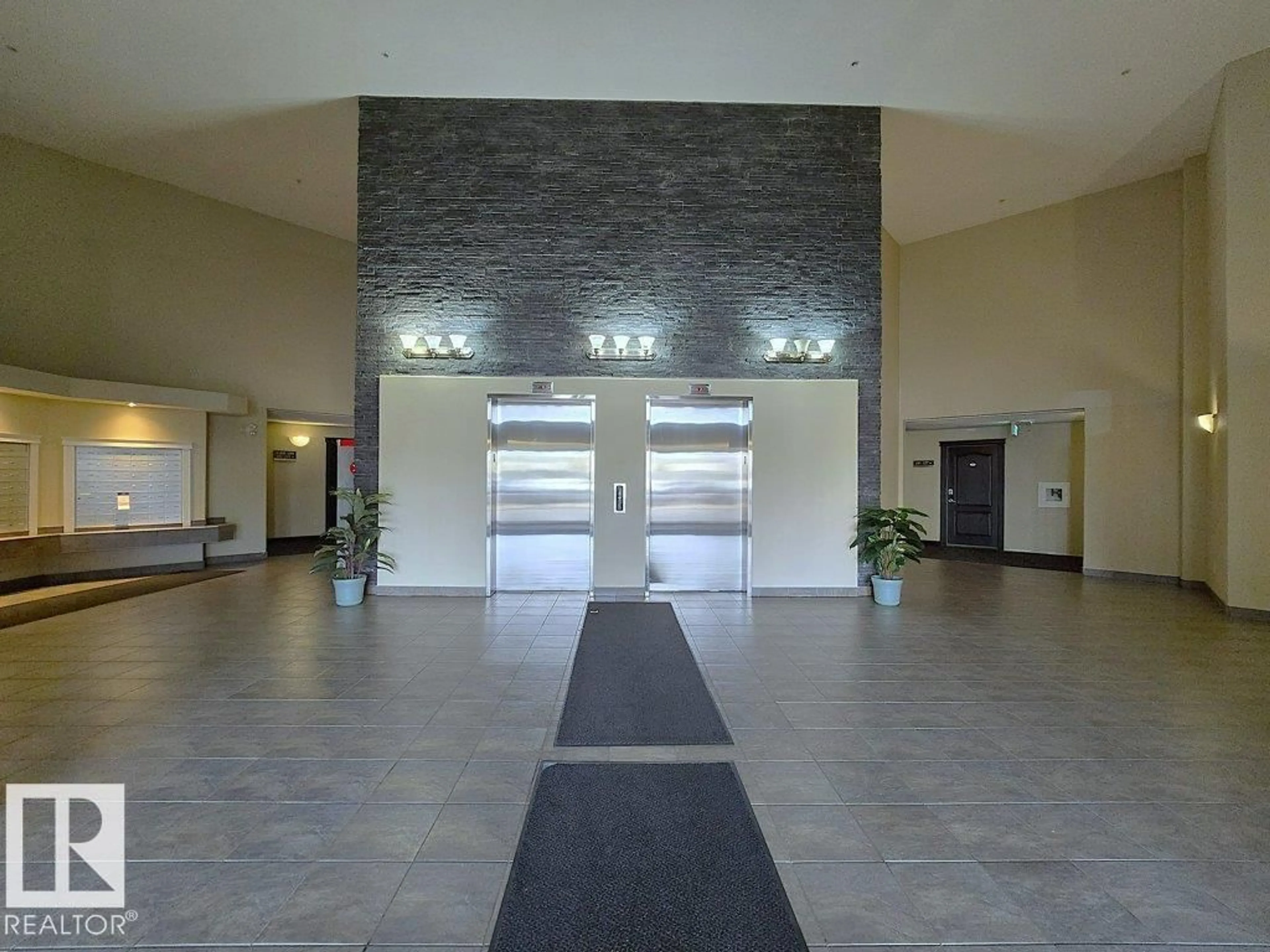 Indoor foyer for #119 - 5340 199 ST, Edmonton Alberta T6M0A5