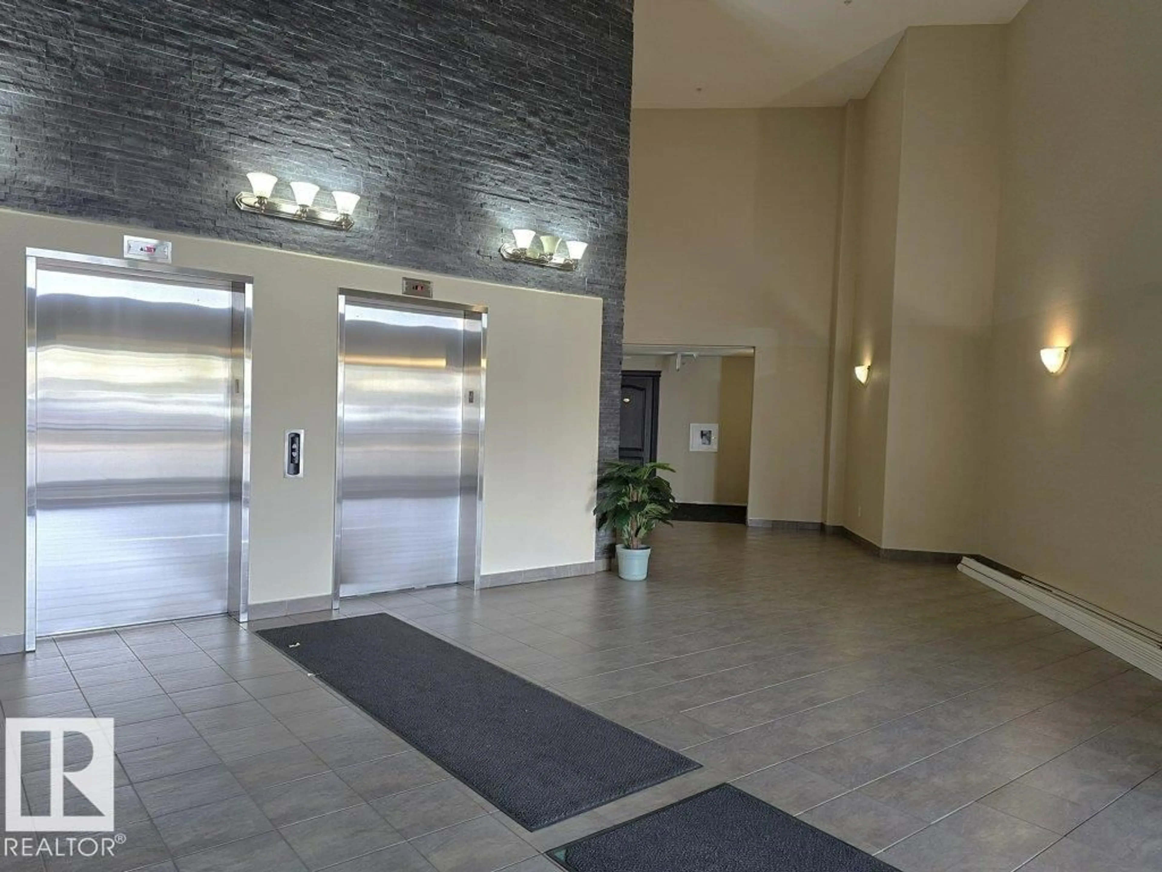Indoor foyer for #119 - 5340 199 ST, Edmonton Alberta T6M0A5
