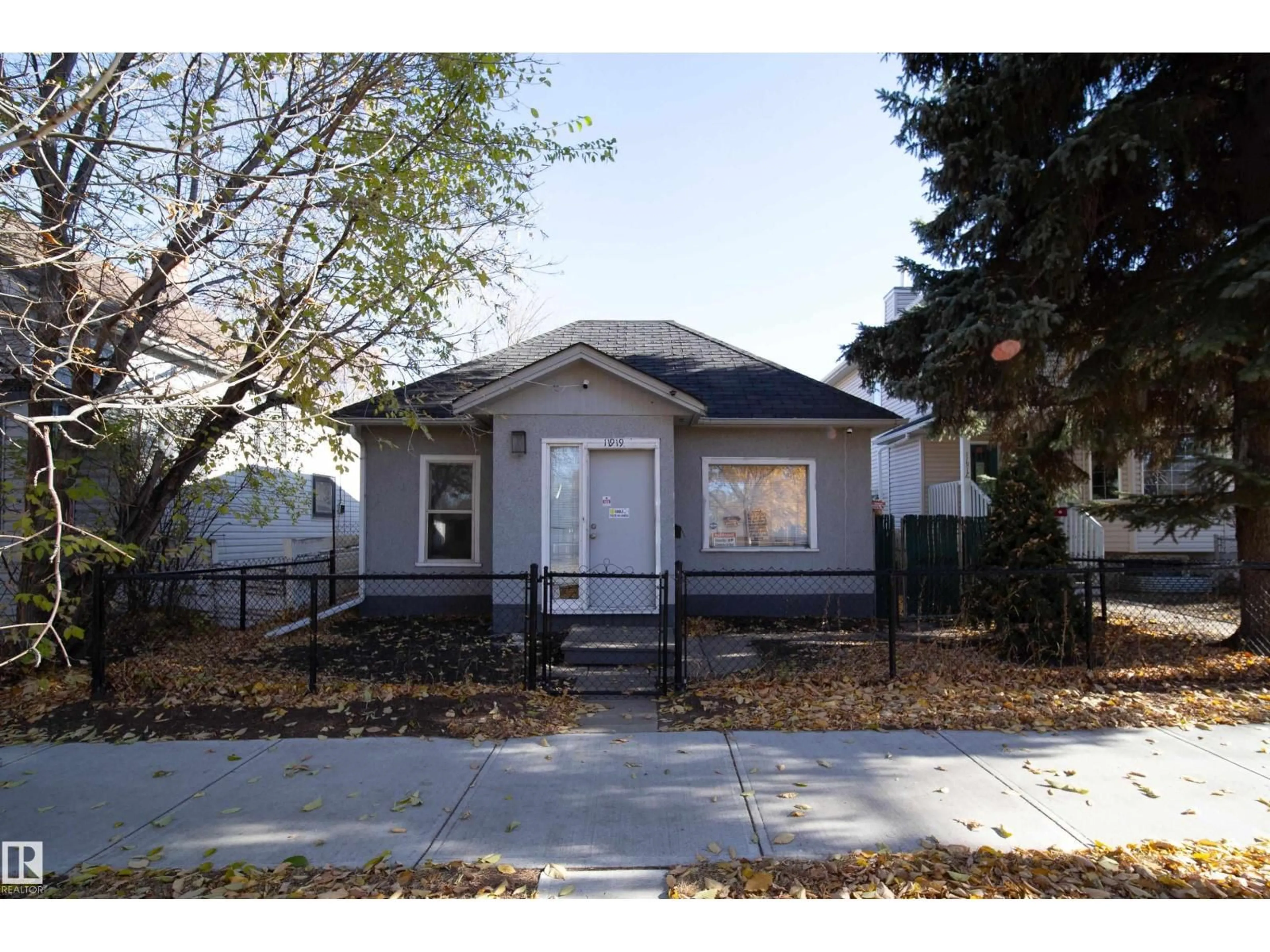 Unknown for NW - 11919 77 ST, Edmonton Alberta T5B2G5
