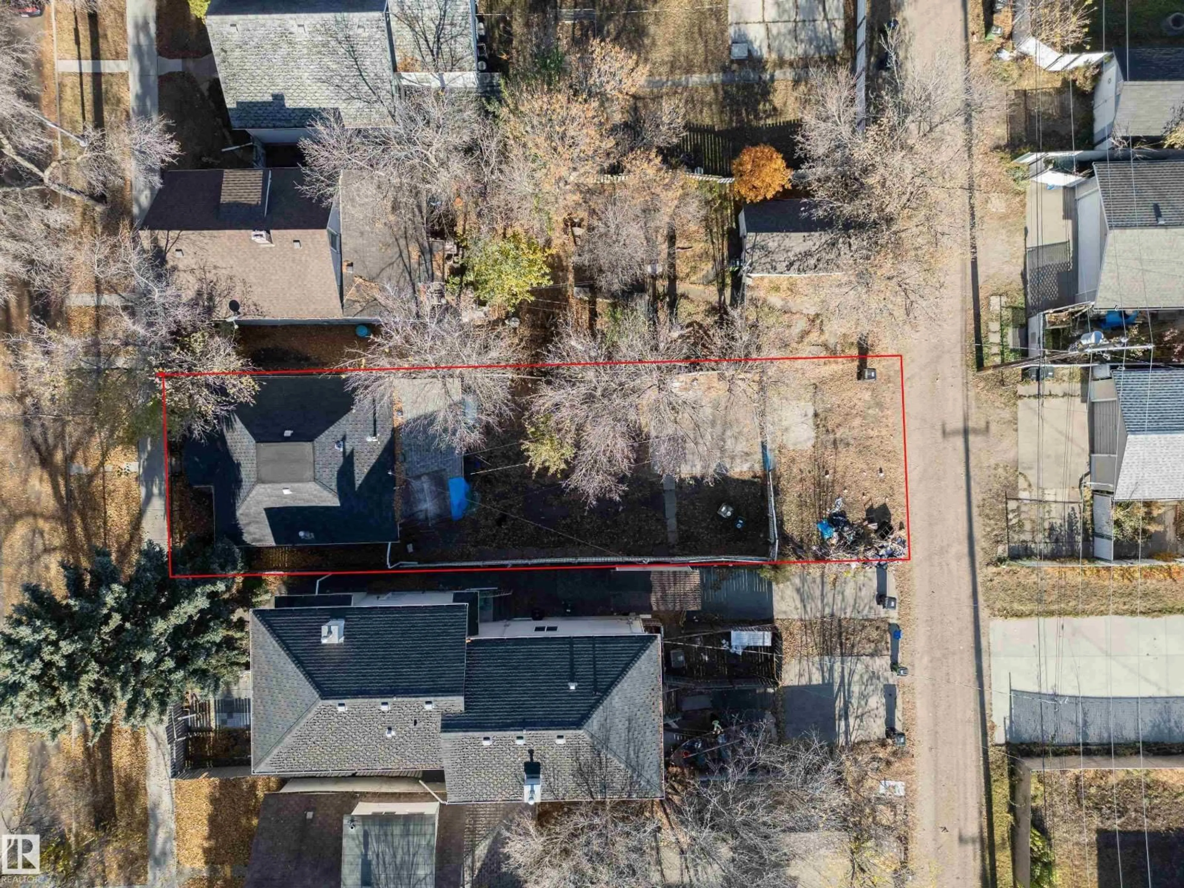 A pic from outside/outdoor area/front of a property/back of a property/a pic from drone, street for NW - 11919 77 ST, Edmonton Alberta T5B2G5