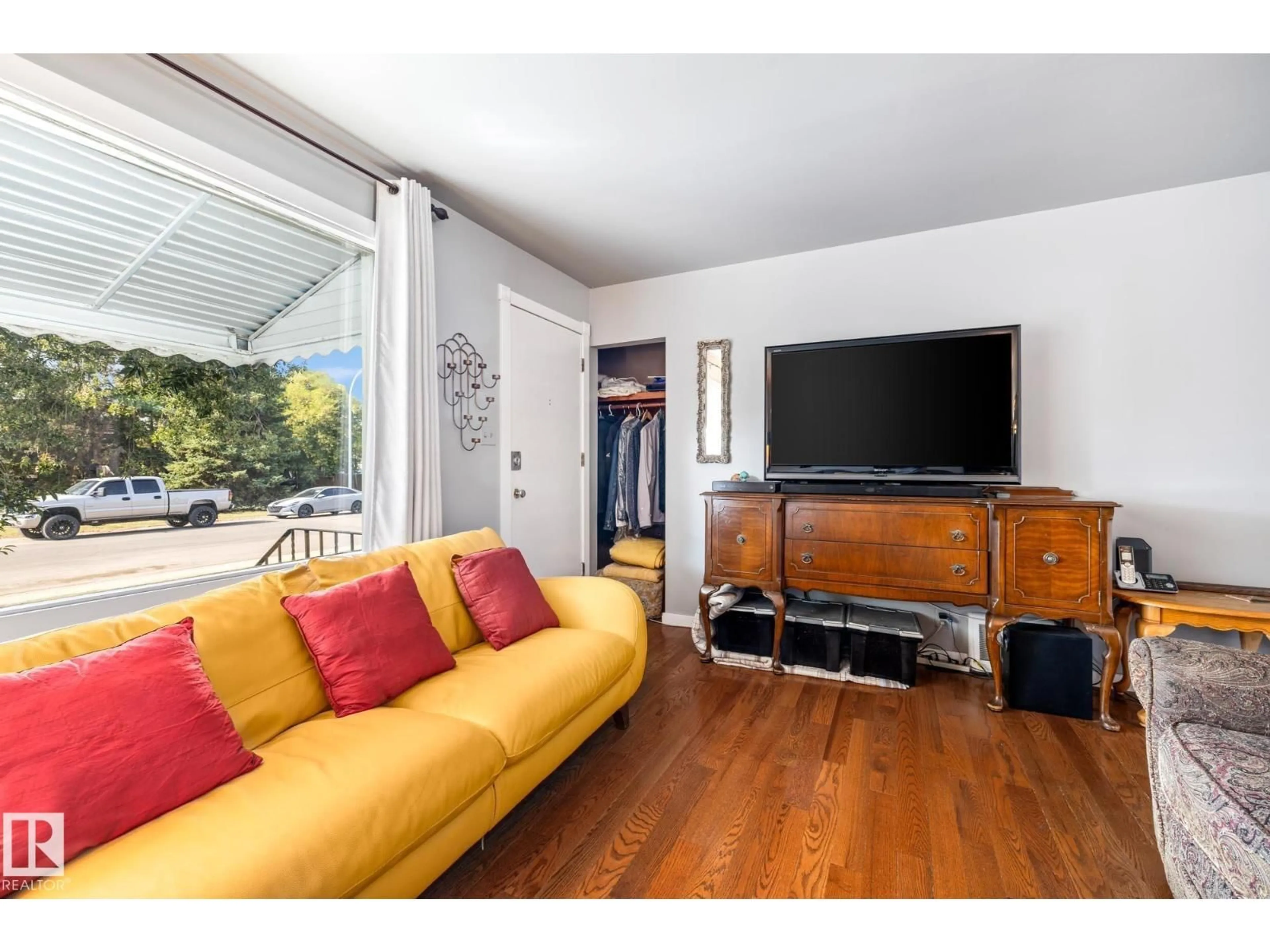 Living room with furniture, unknown for NW - 9135 155 ST, Edmonton Alberta T5R1W6