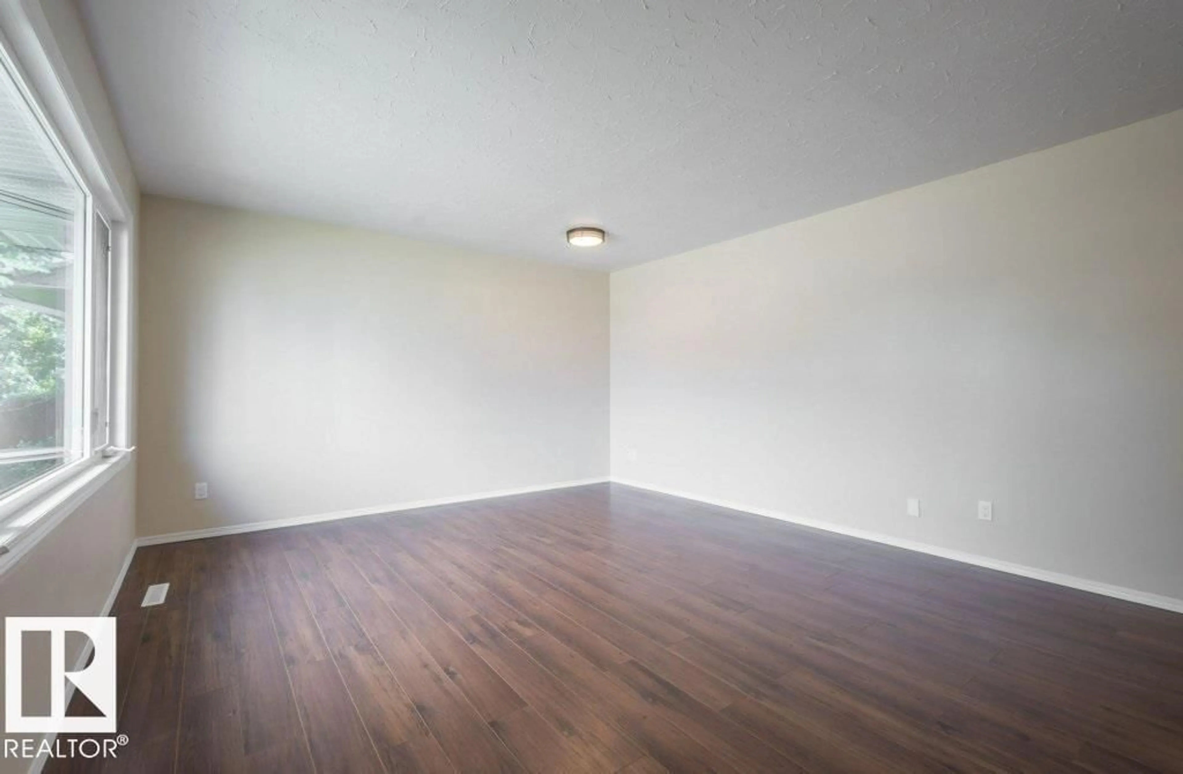 A pic of a room for NW - 12807 135 AV, Edmonton Alberta T5L3X4
