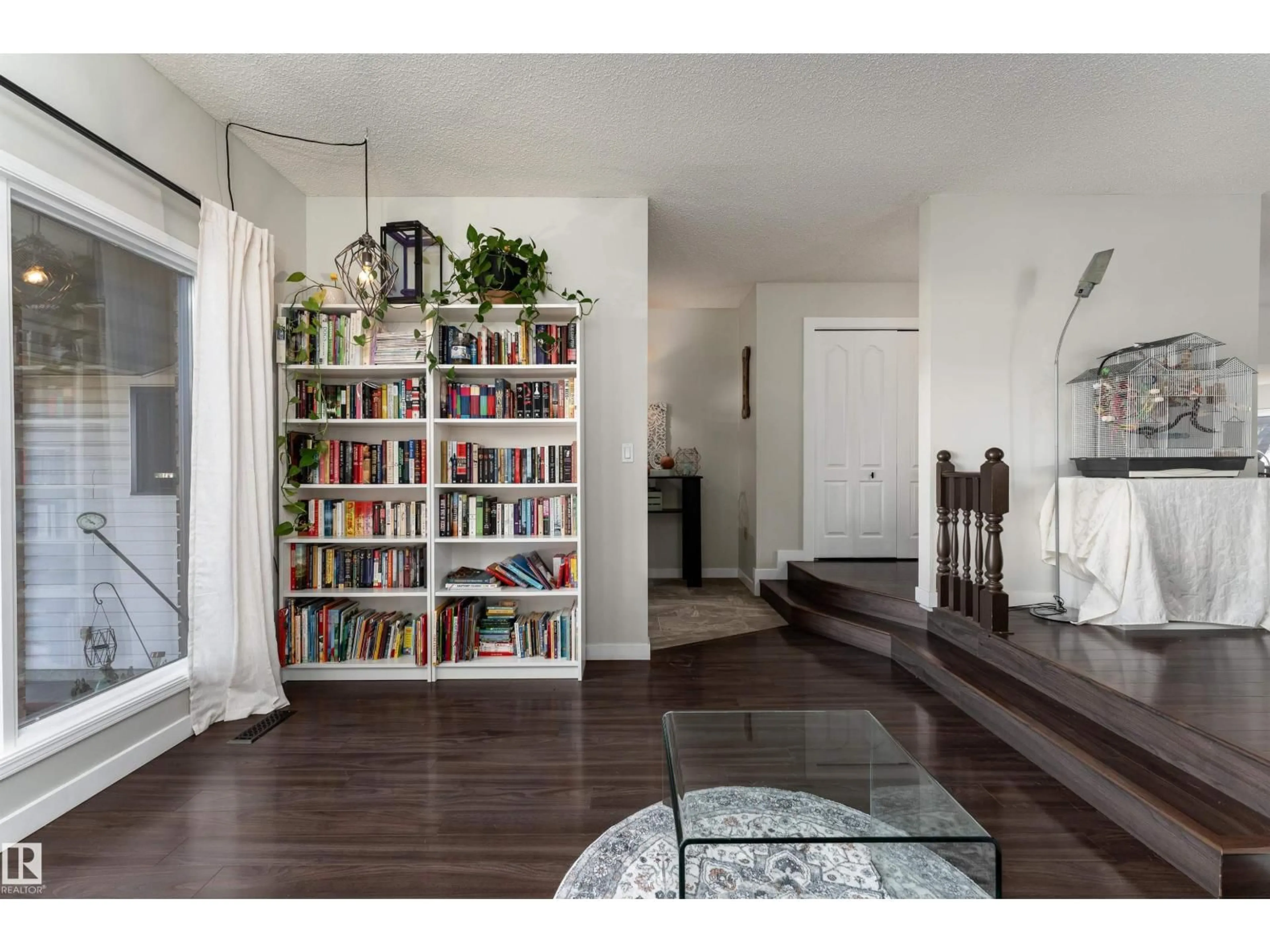 Indoor entryway for 47 COACHMAN WY, Sherwood Park Alberta T8H1C2