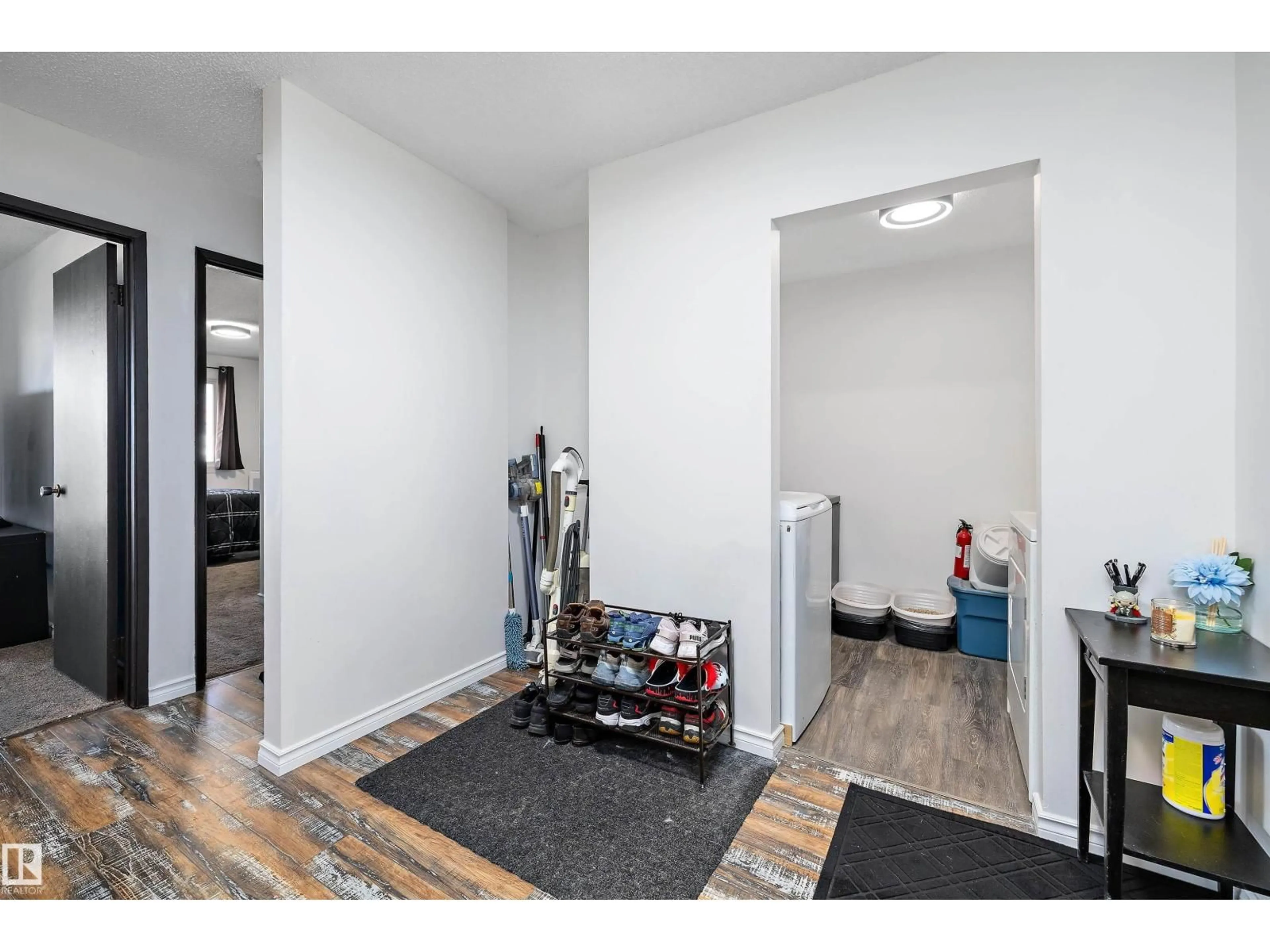 Indoor entryway for #313 - 14811 51 AV, Edmonton Alberta T6H5G4