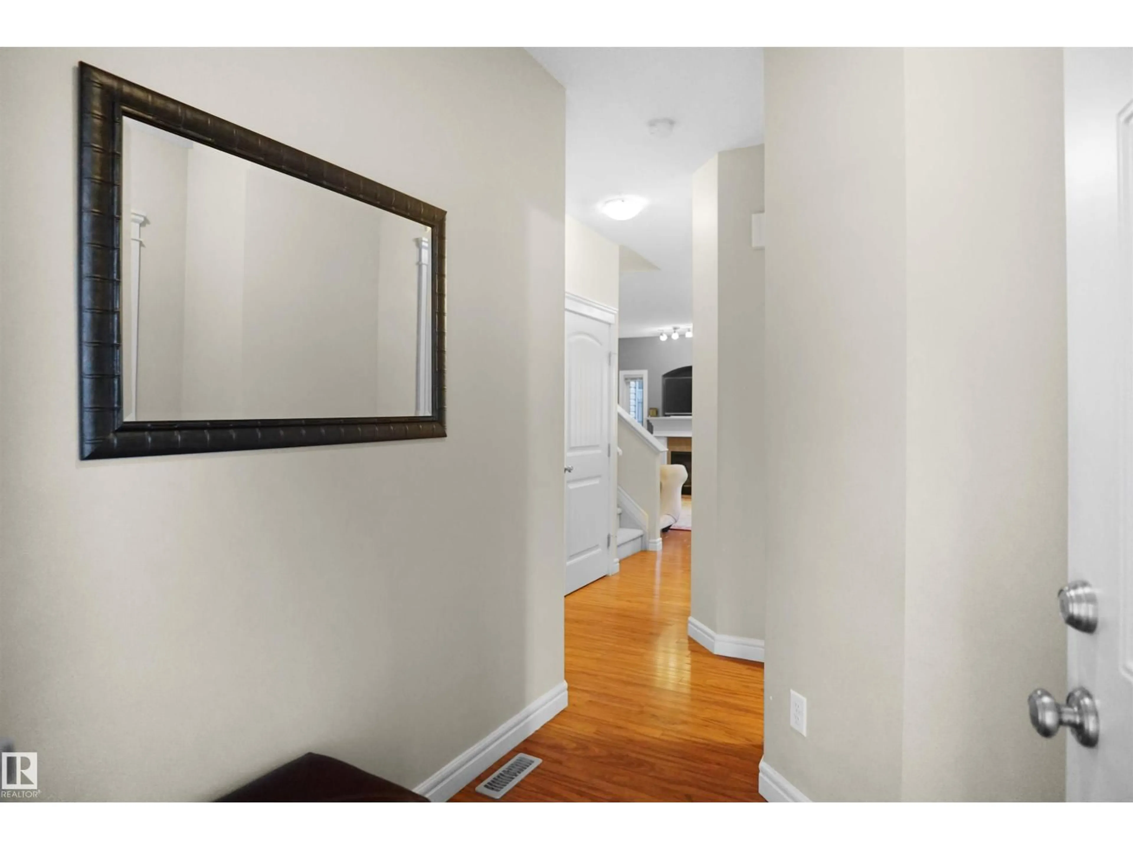 Indoor entryway for 11409 13 AV, Edmonton Alberta T6W0G8