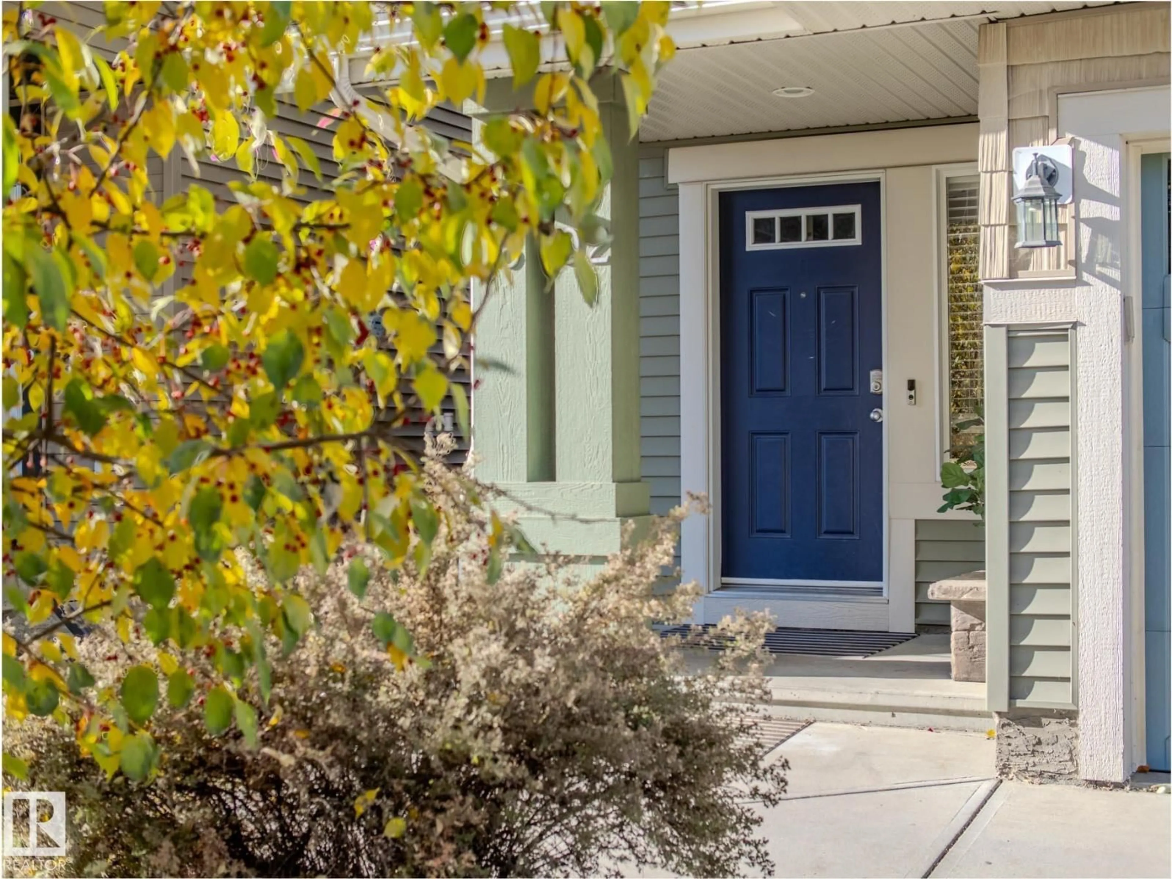 Indoor entryway for 1692 CHAPMAN WY, Edmonton Alberta T6W0Y6