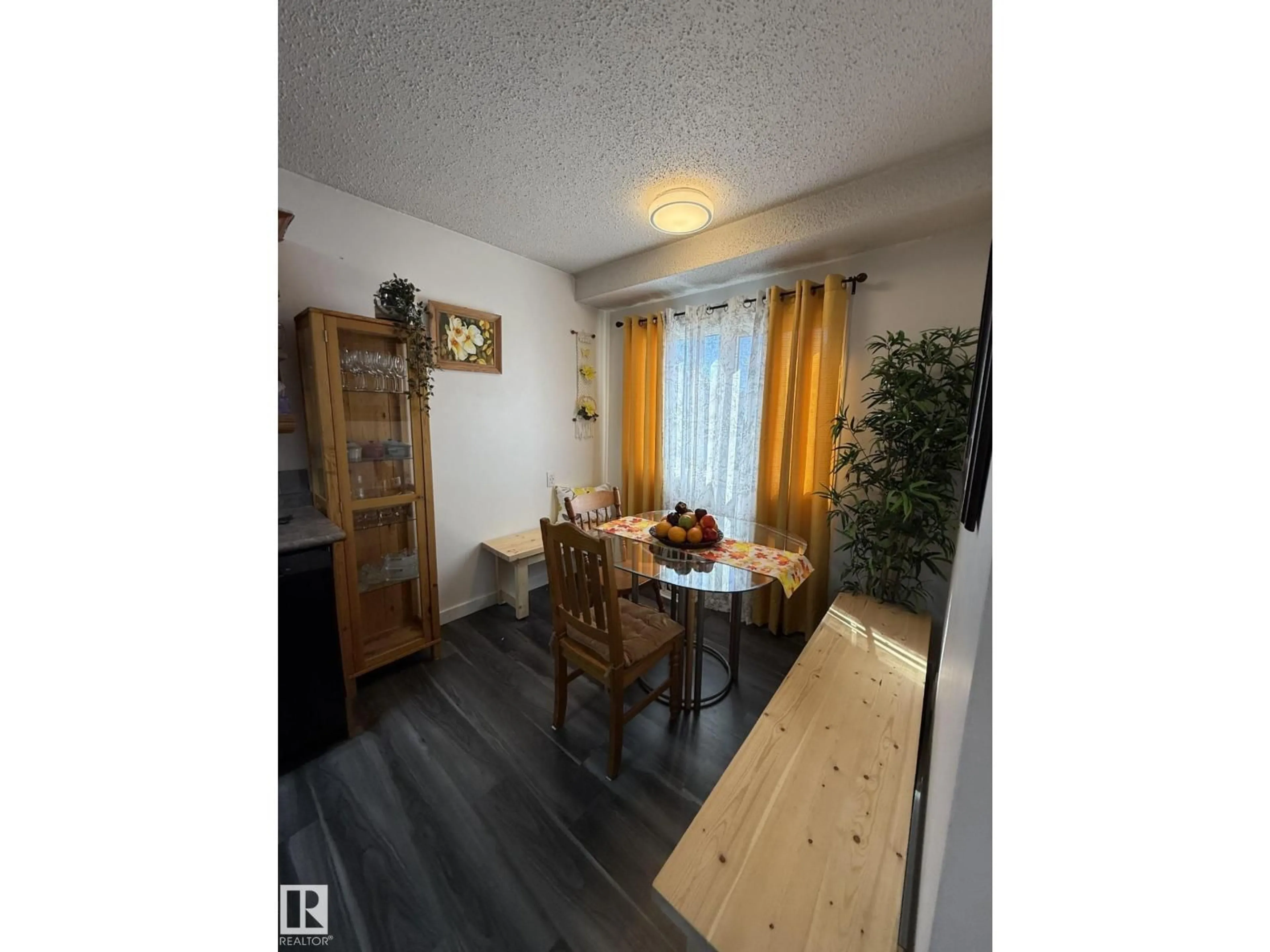 A pic of a room for 3127 109 ST, Edmonton Alberta T6J3E6