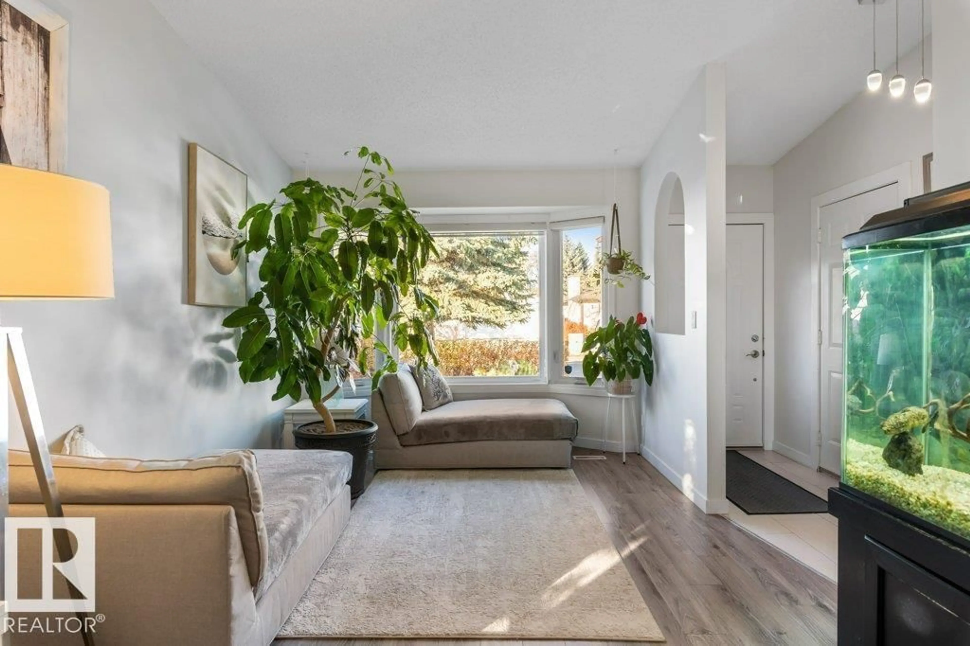 Indoor entryway for NW - 19011 73 AV, Edmonton Alberta T5T5G9