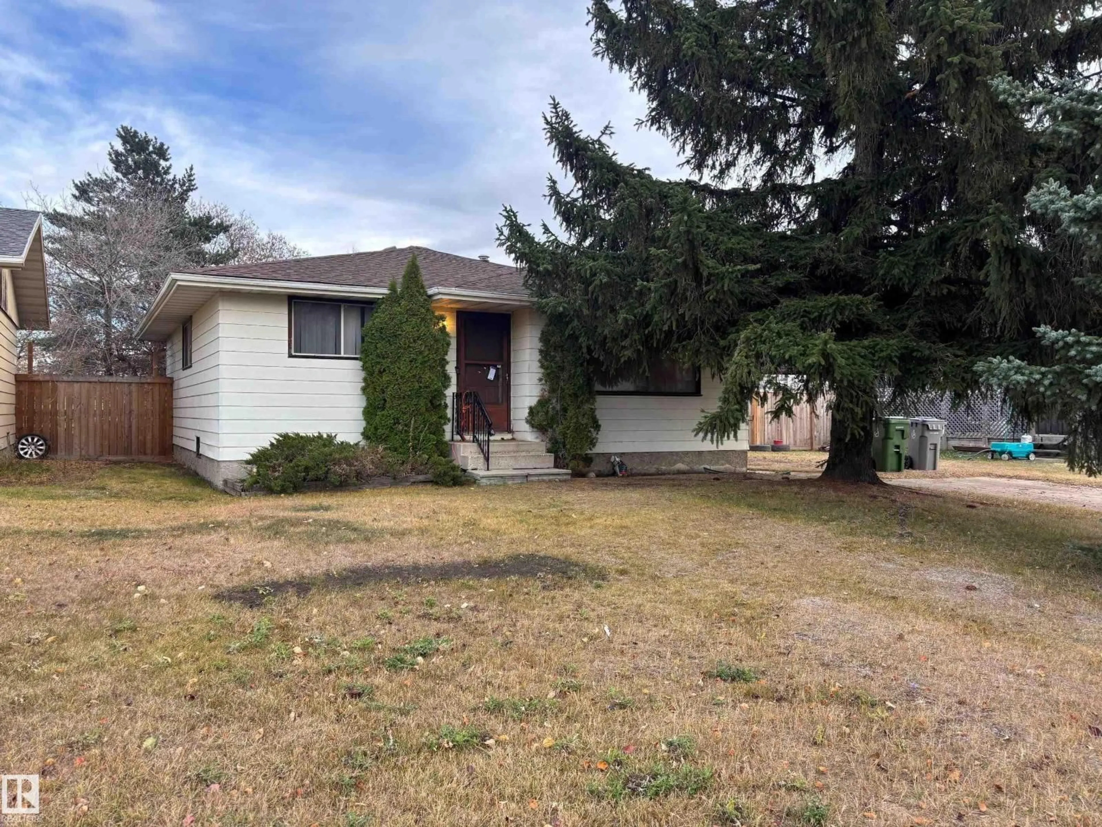 Unknown for 120 GRANDIN DR, Morinville Alberta T8R1H5